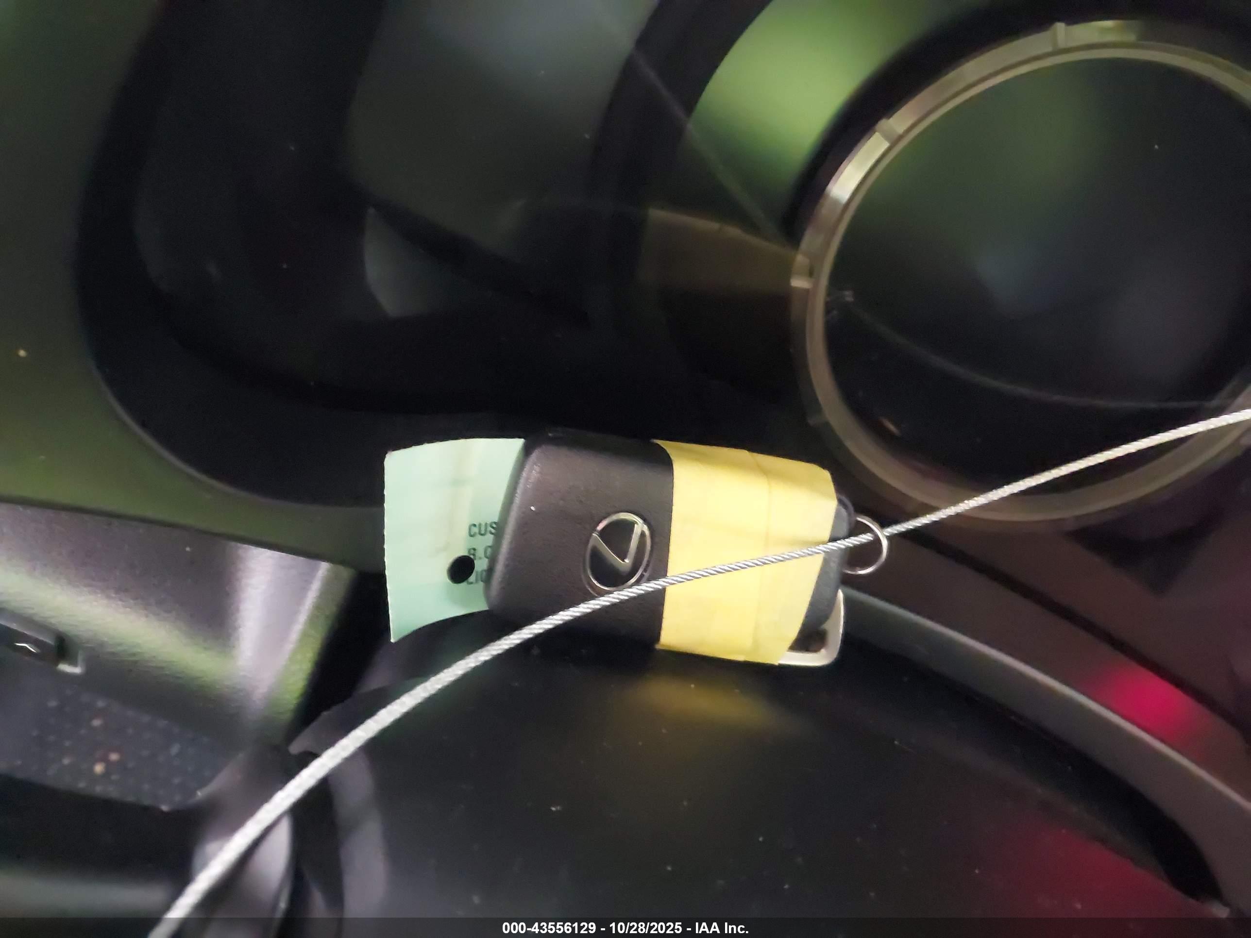 LEXUS IS image 11