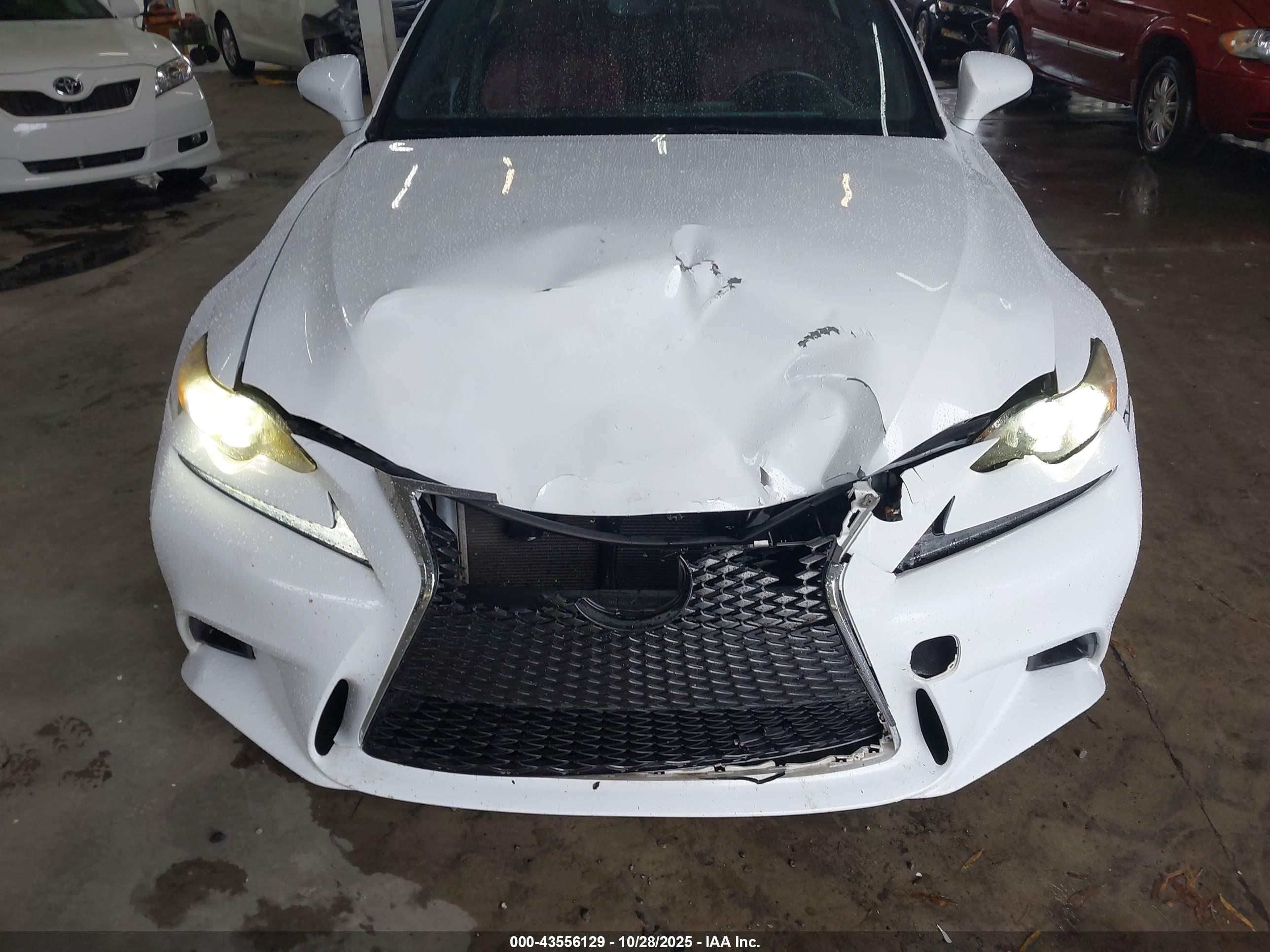 LEXUS IS image 6