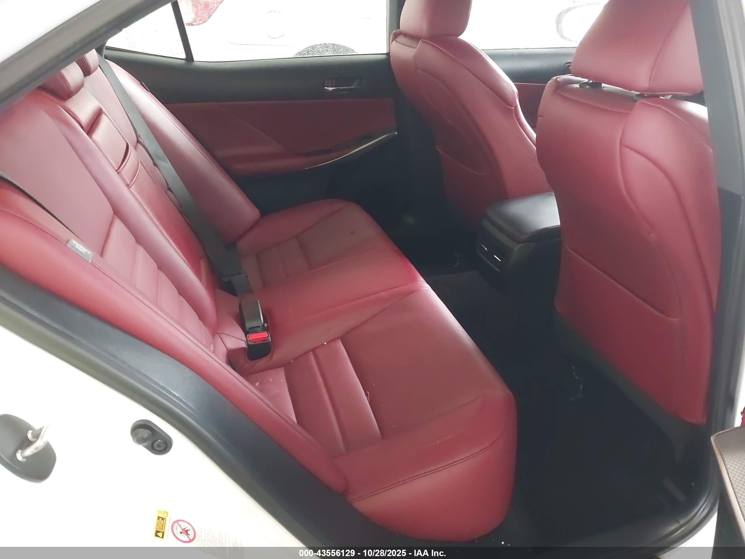 LEXUS IS image 8