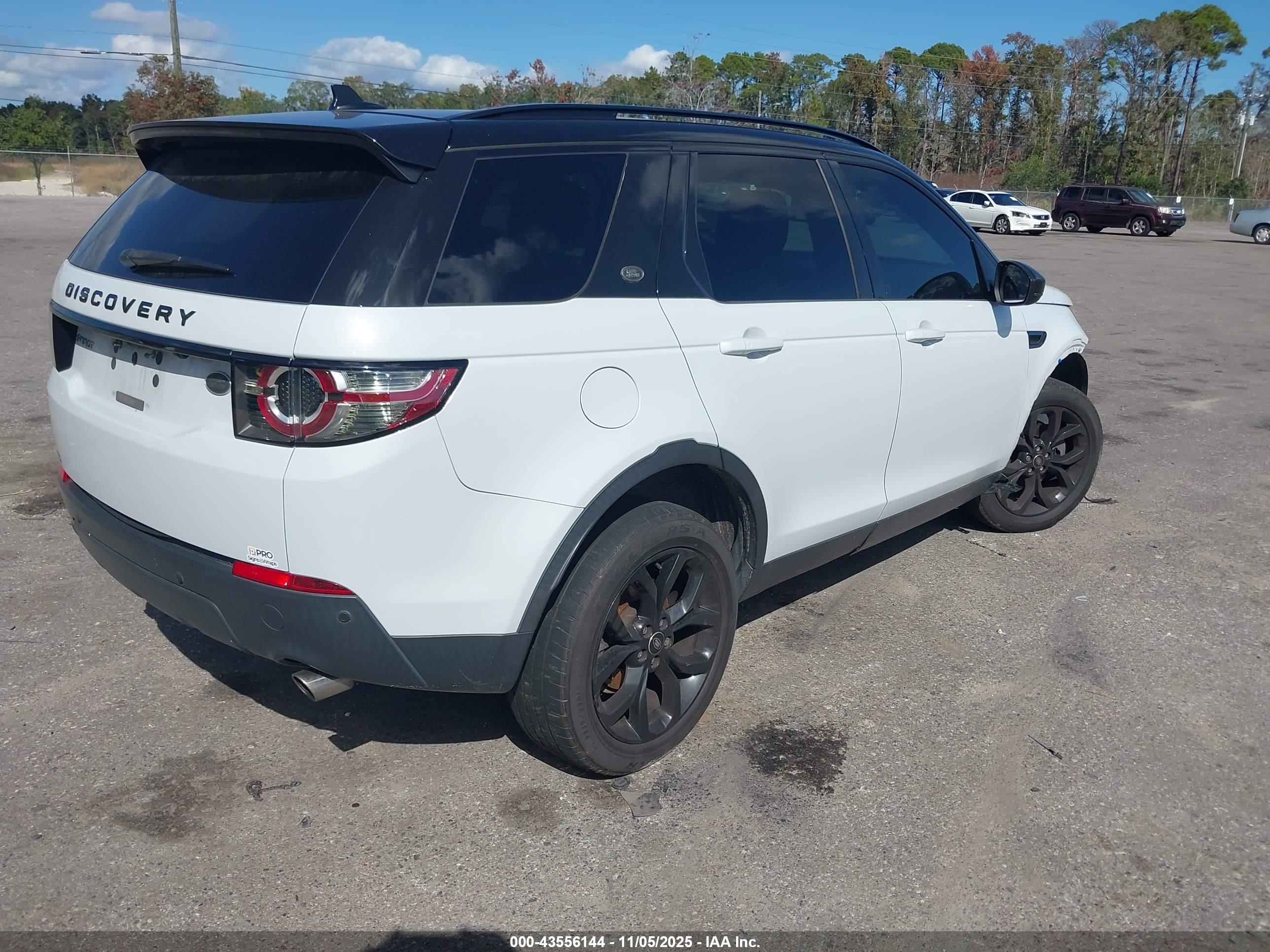 LAND ROVER image 4