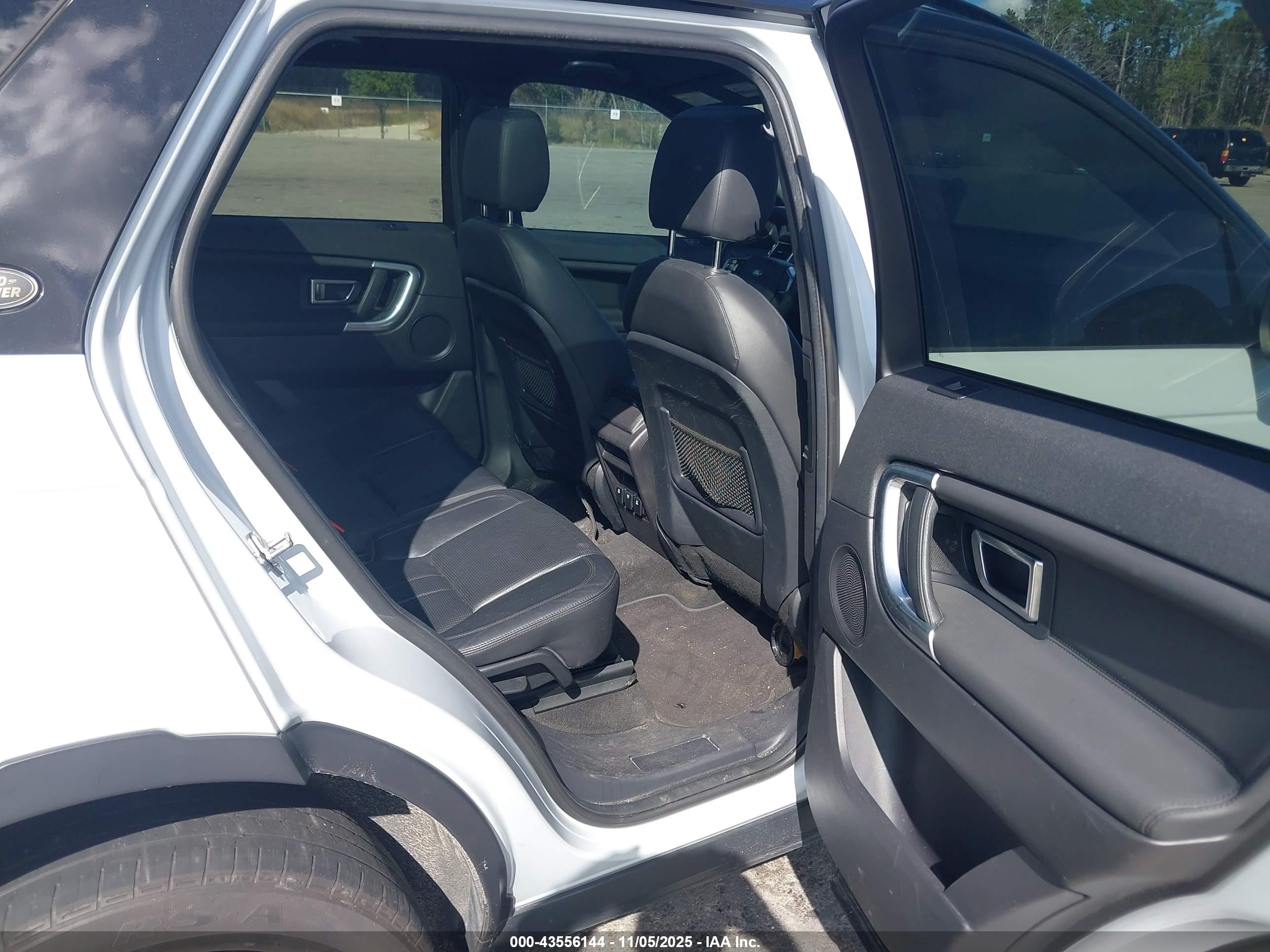 LAND ROVER image 8