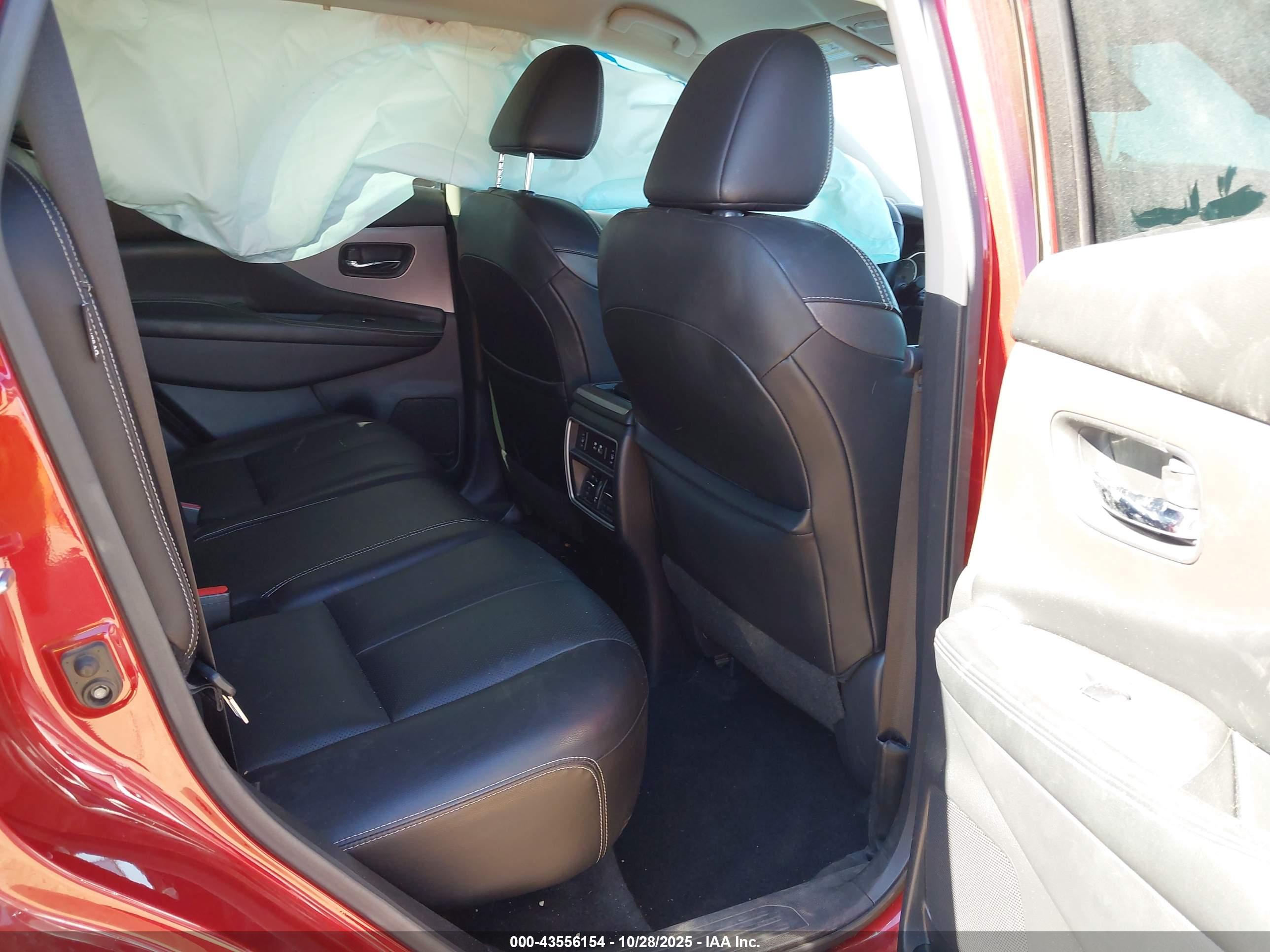 NISSAN MURANO image 8