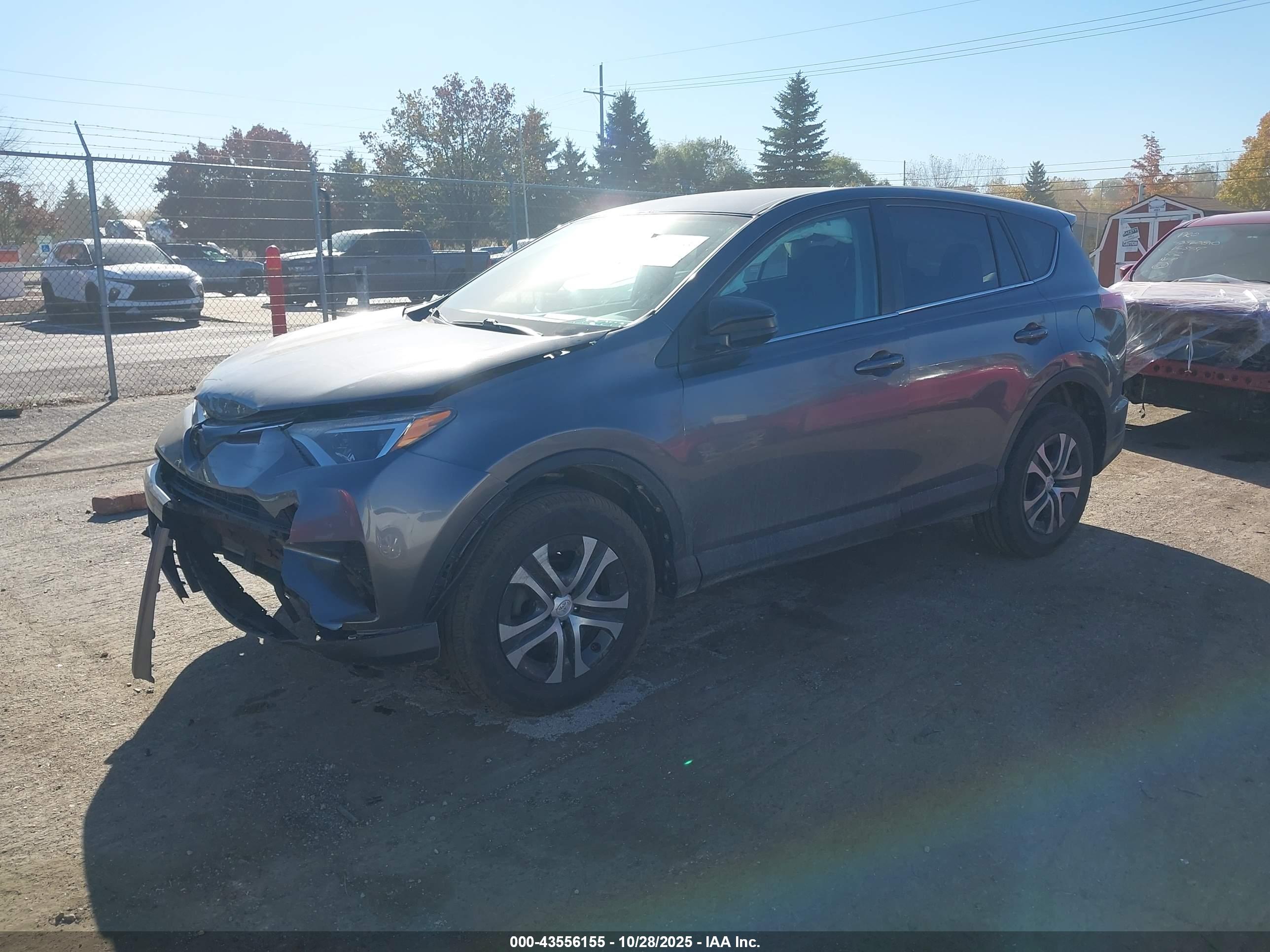 TOYOTA RAV4 image 2