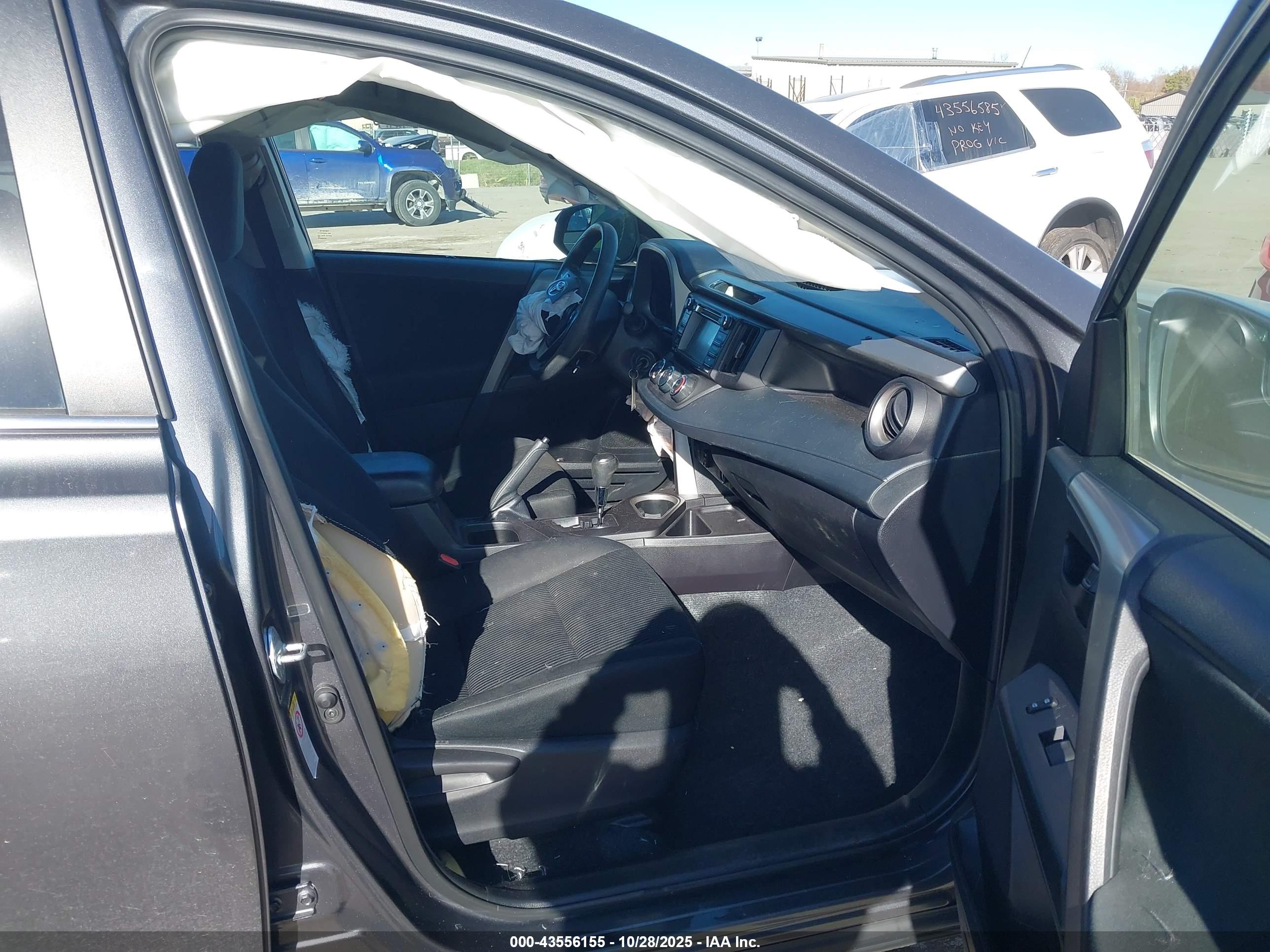 TOYOTA RAV4 image 5