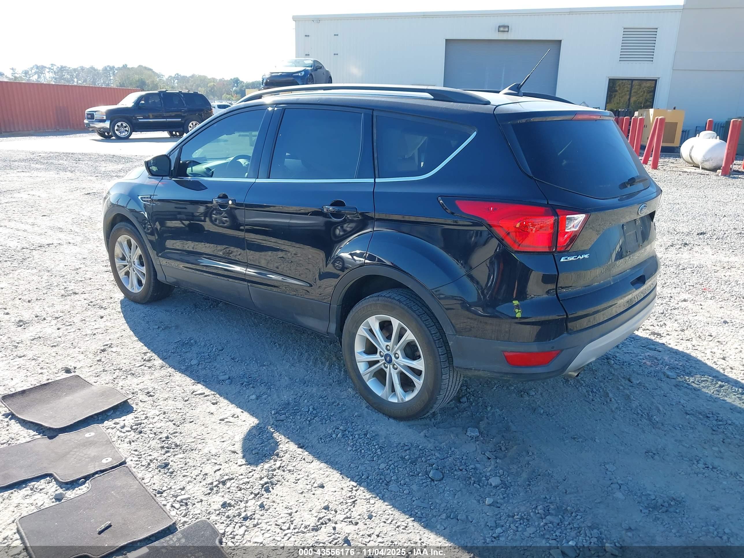 FORD ESCAPE image 3