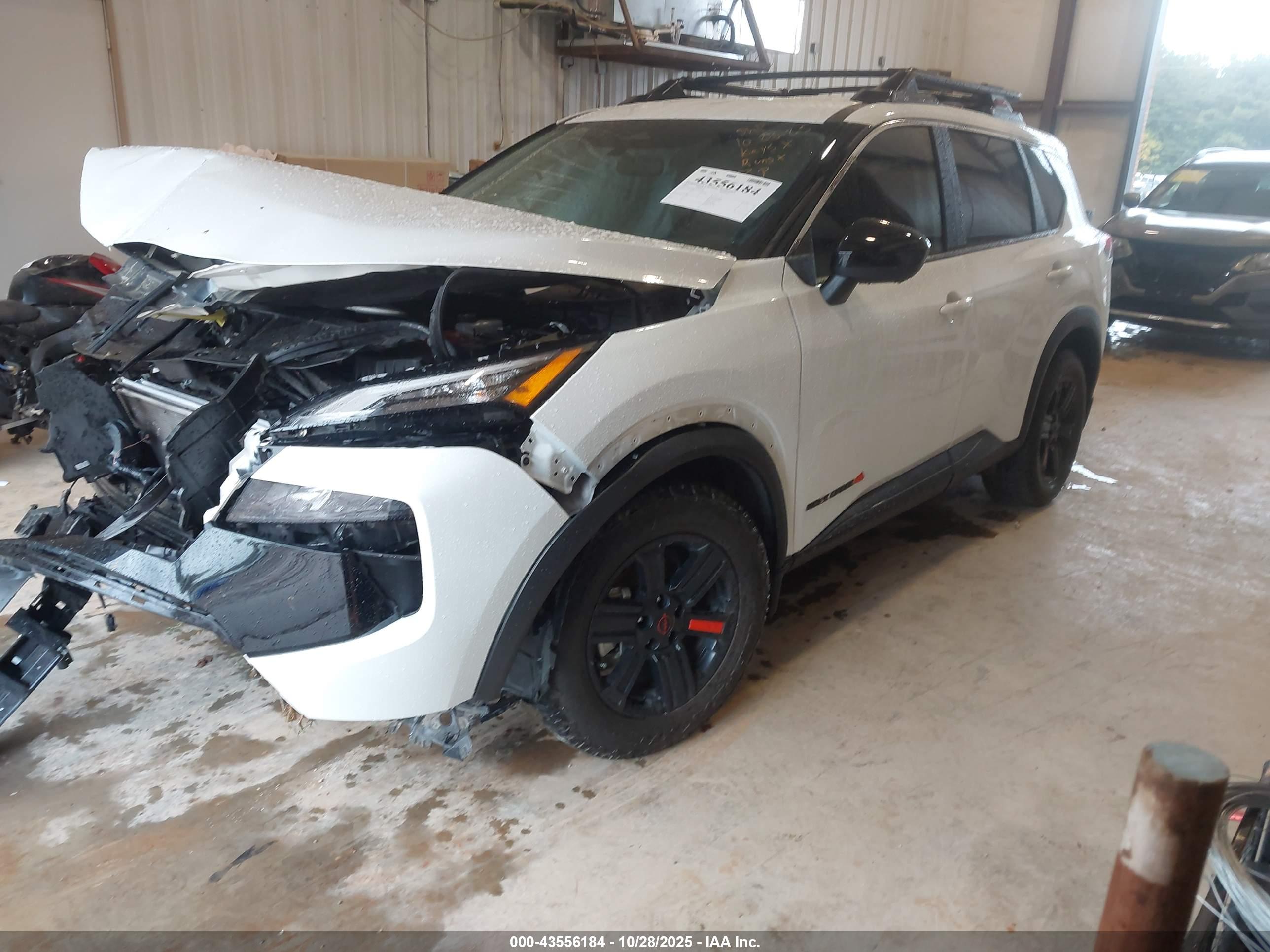 NISSAN ROGUE image 2