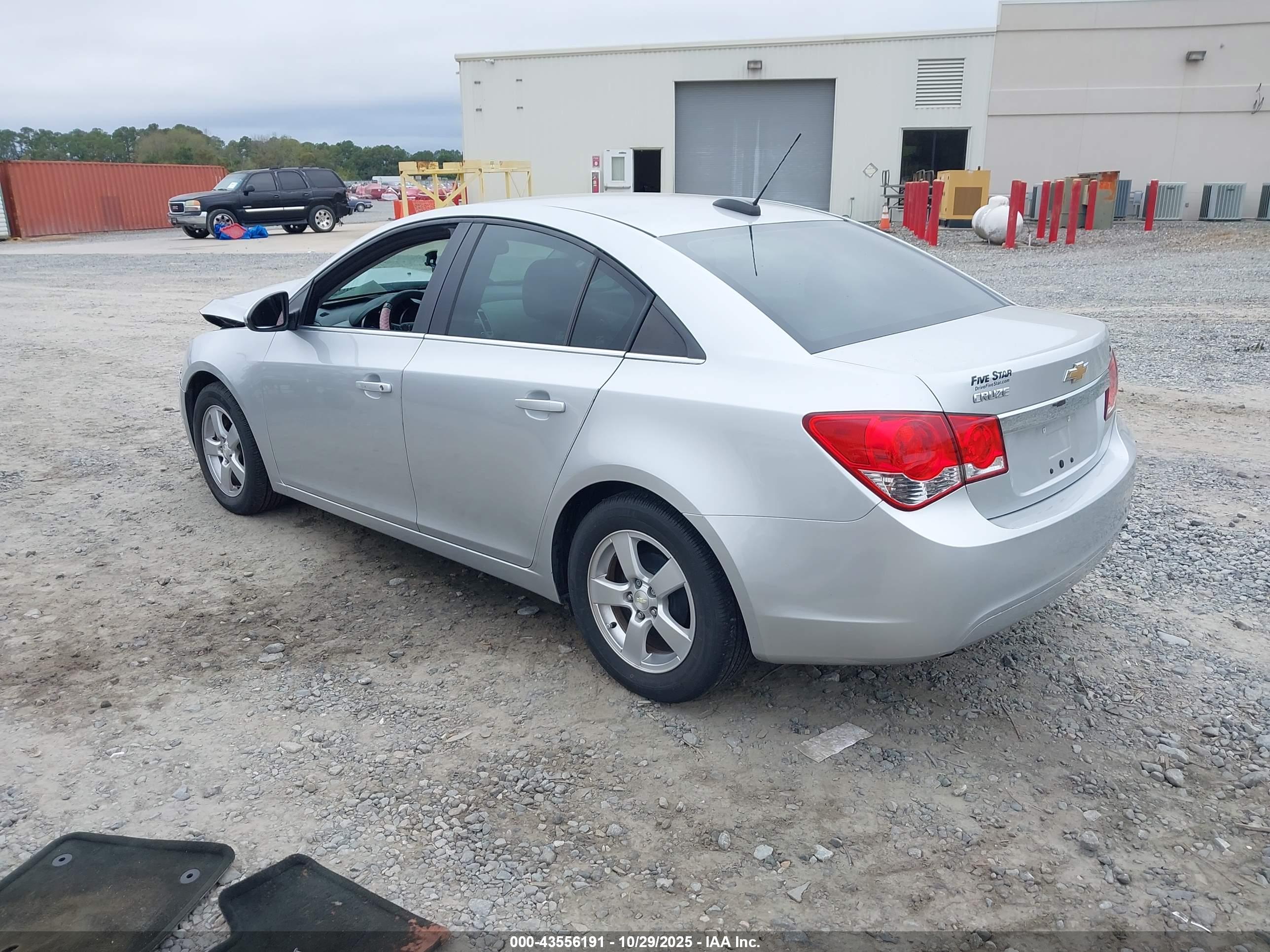 CHEVROLET CRUZE image 3