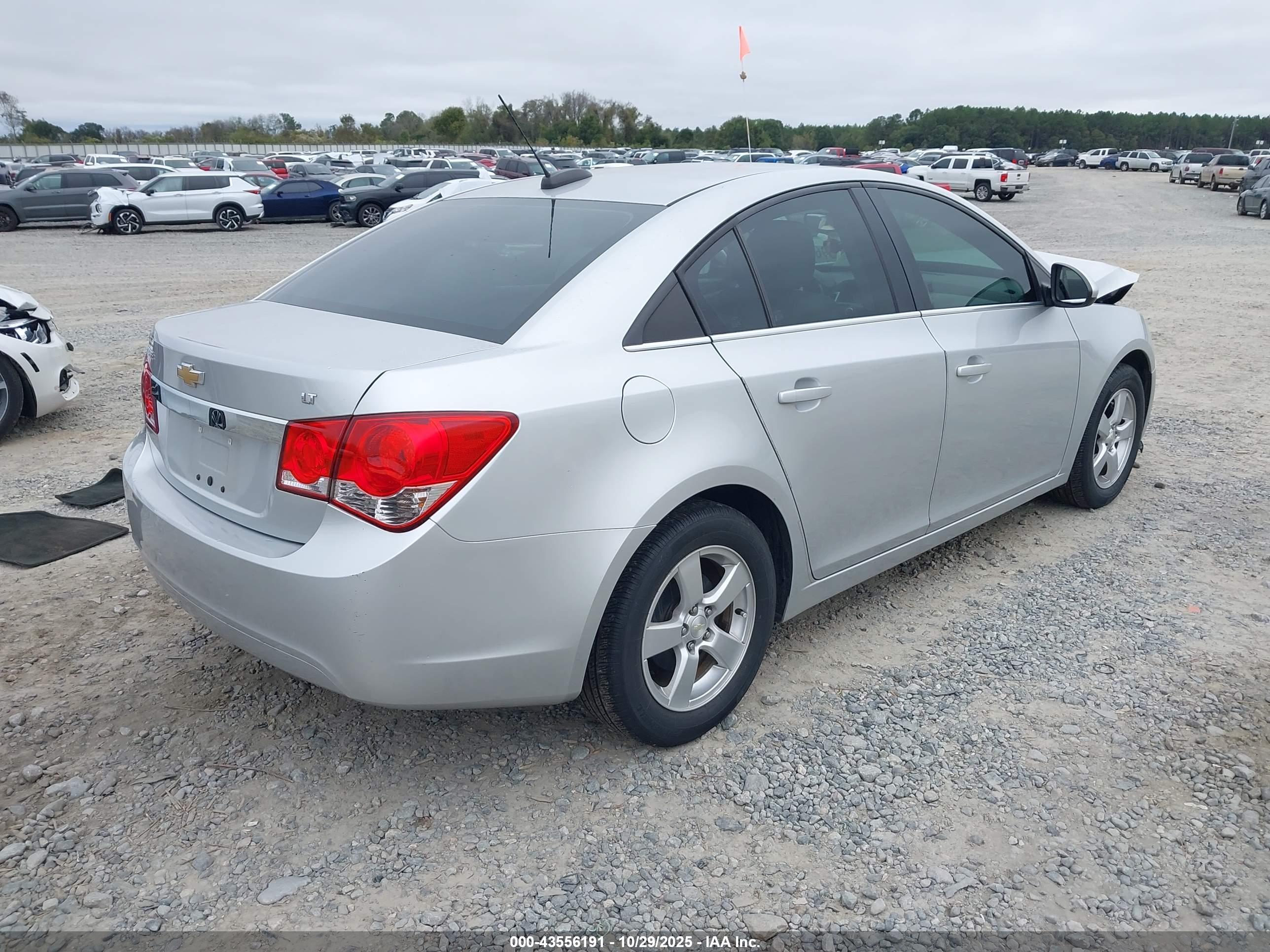 CHEVROLET CRUZE image 4