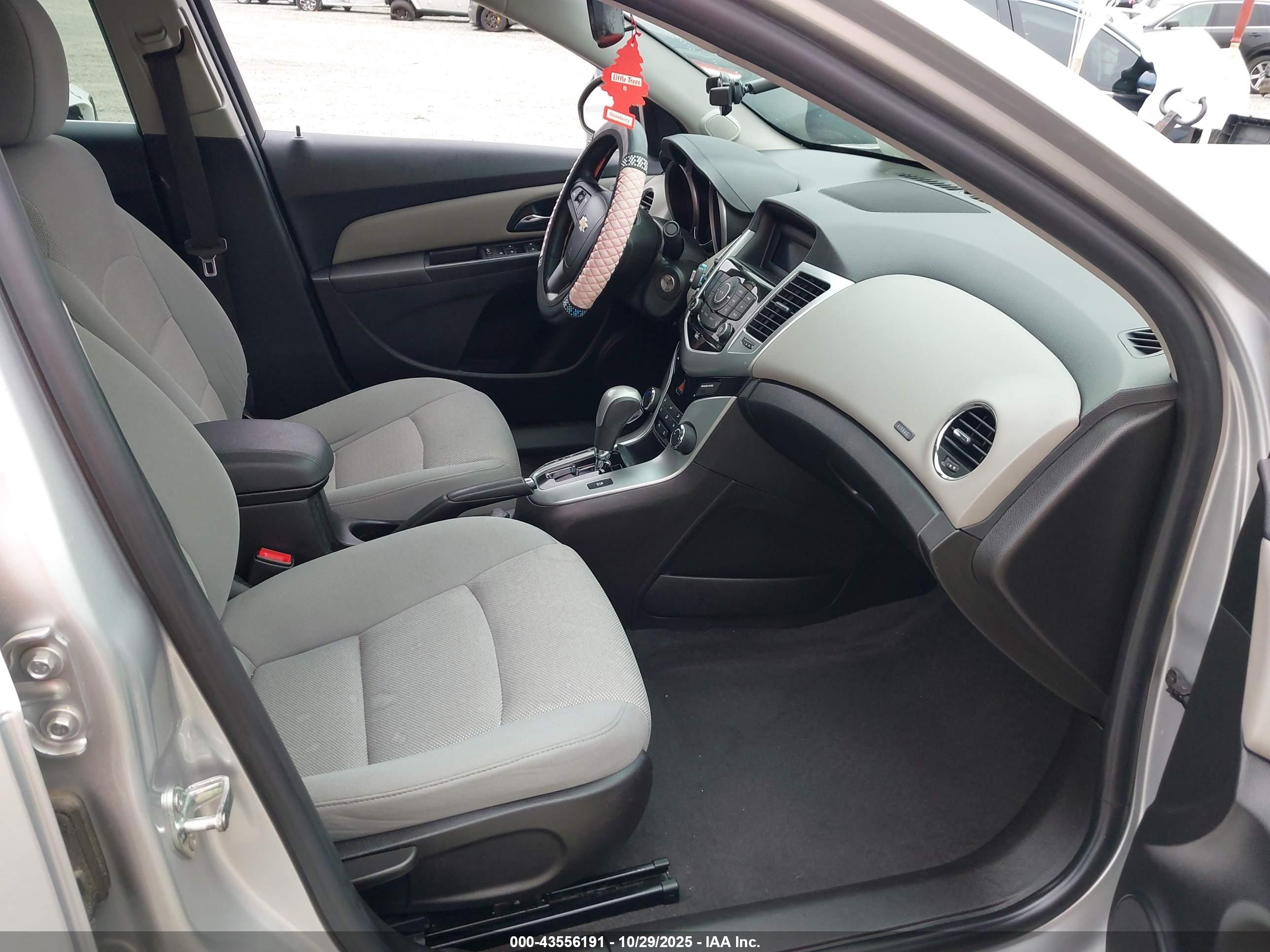 CHEVROLET CRUZE image 5