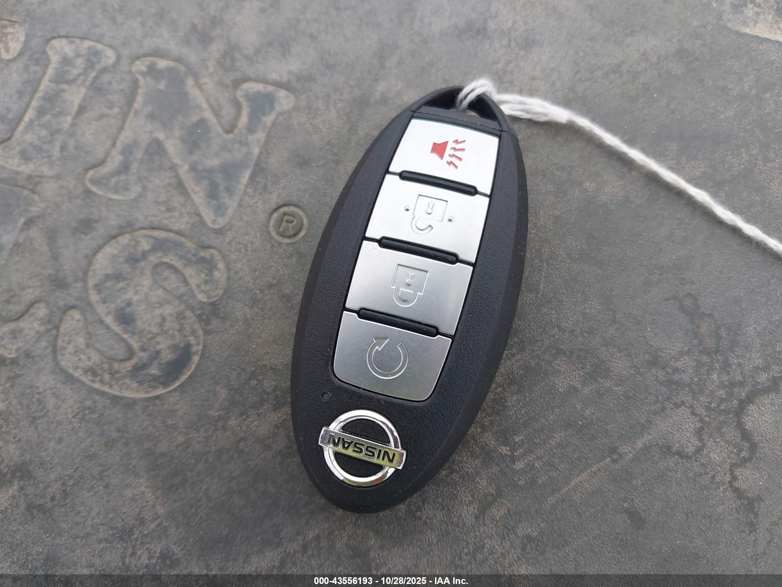NISSAN ROGUE image 11