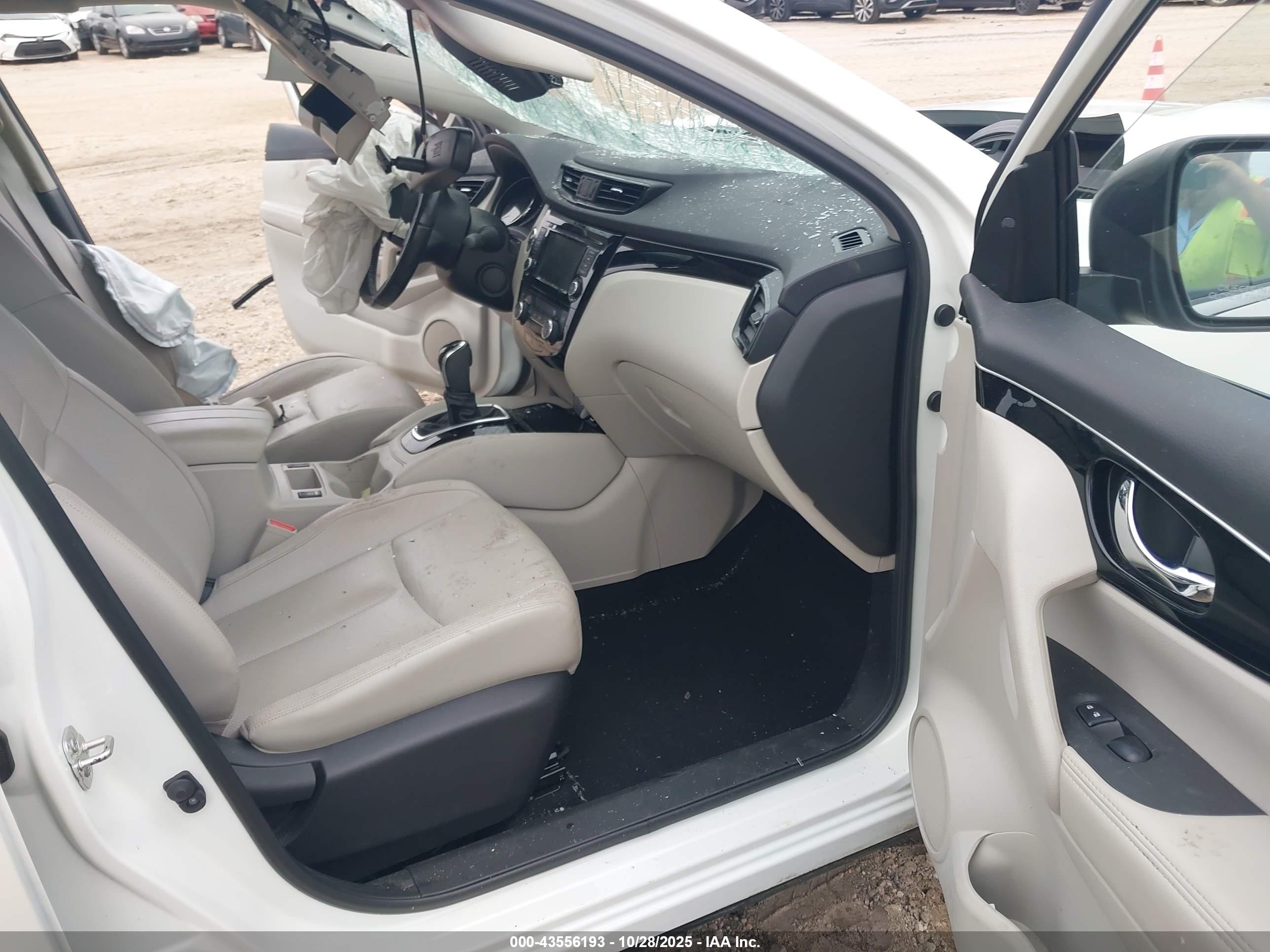 NISSAN ROGUE image 5