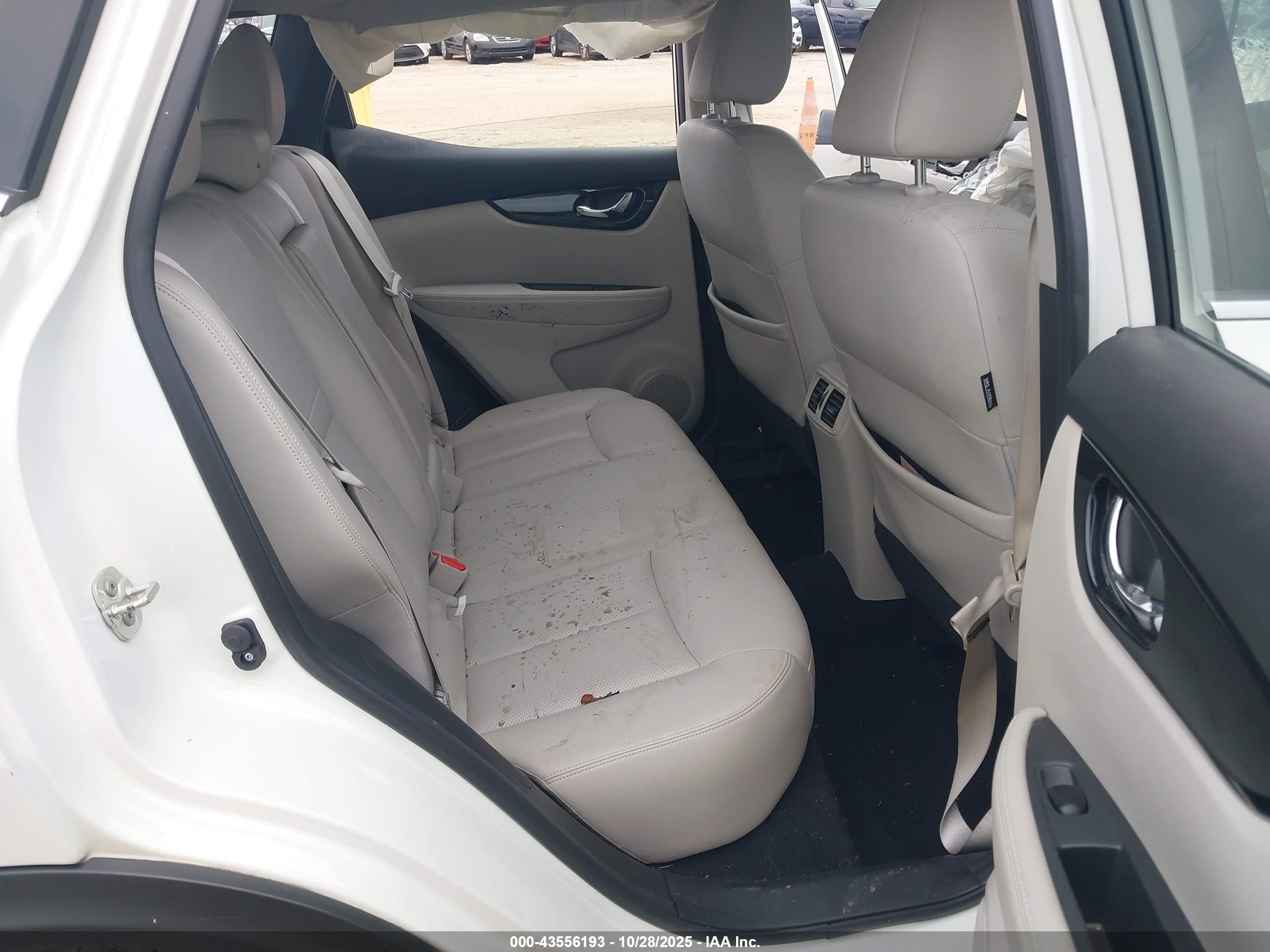 NISSAN ROGUE image 8