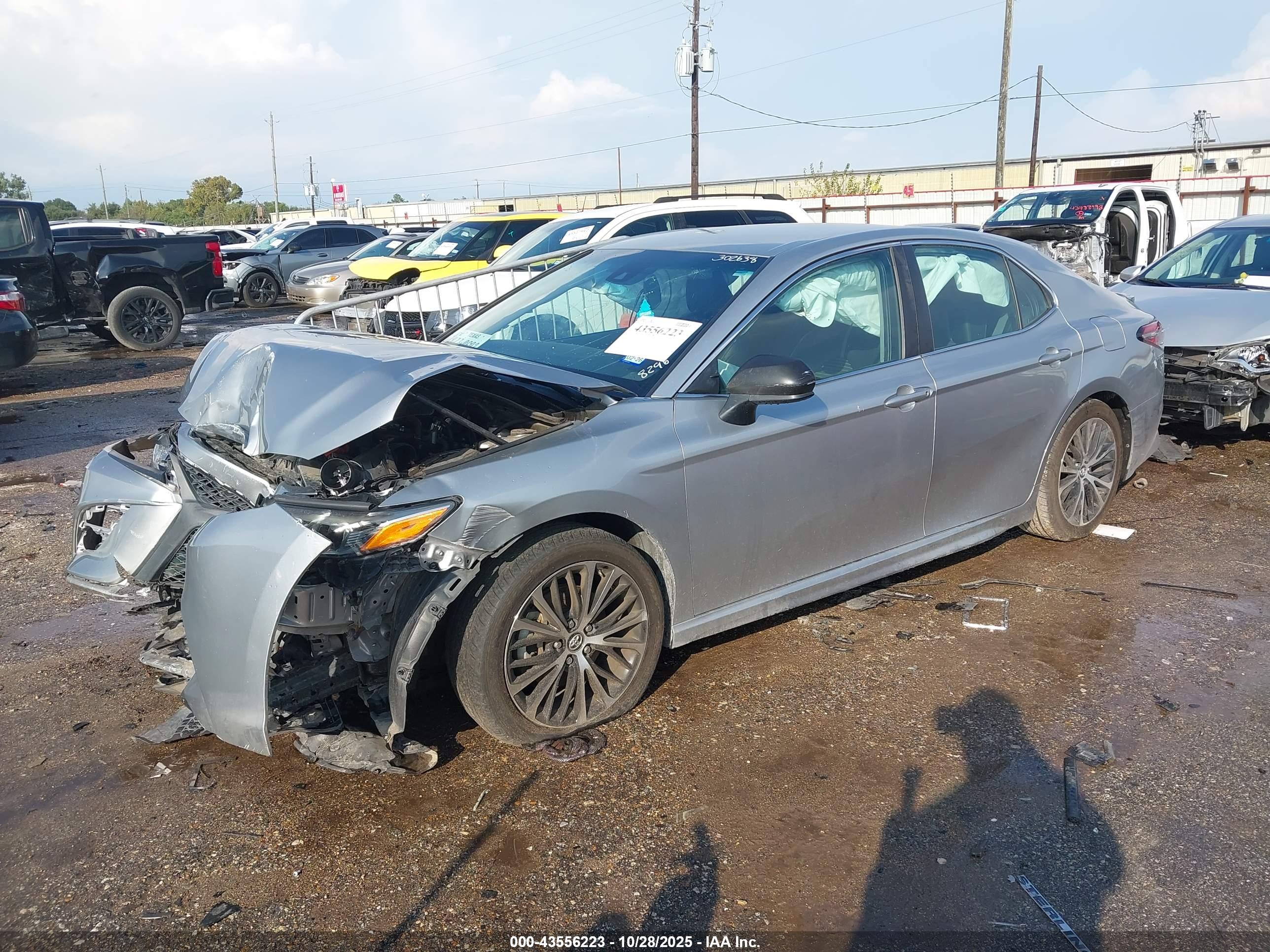 TOYOTA CAMRY image 2