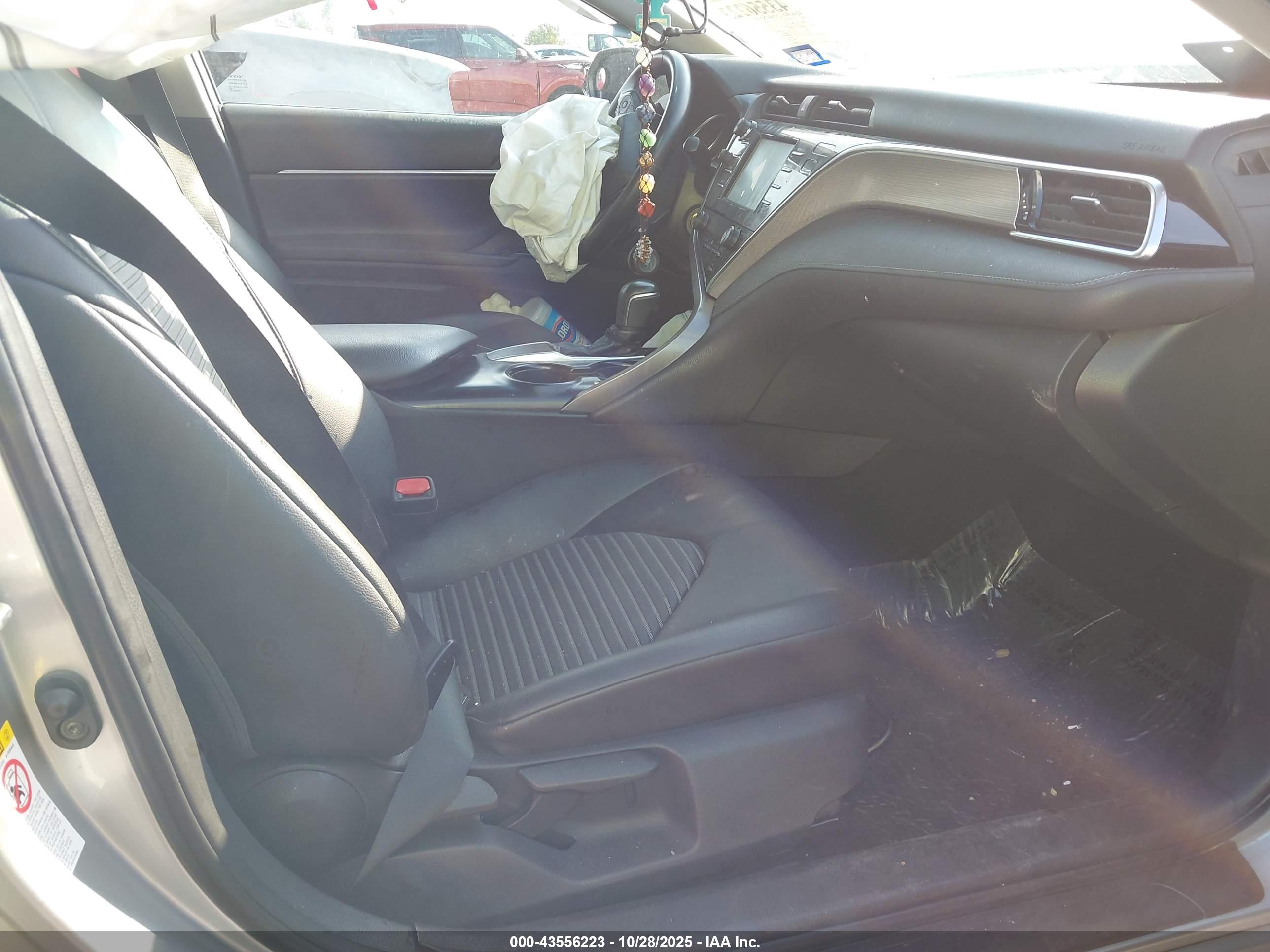 TOYOTA CAMRY image 5