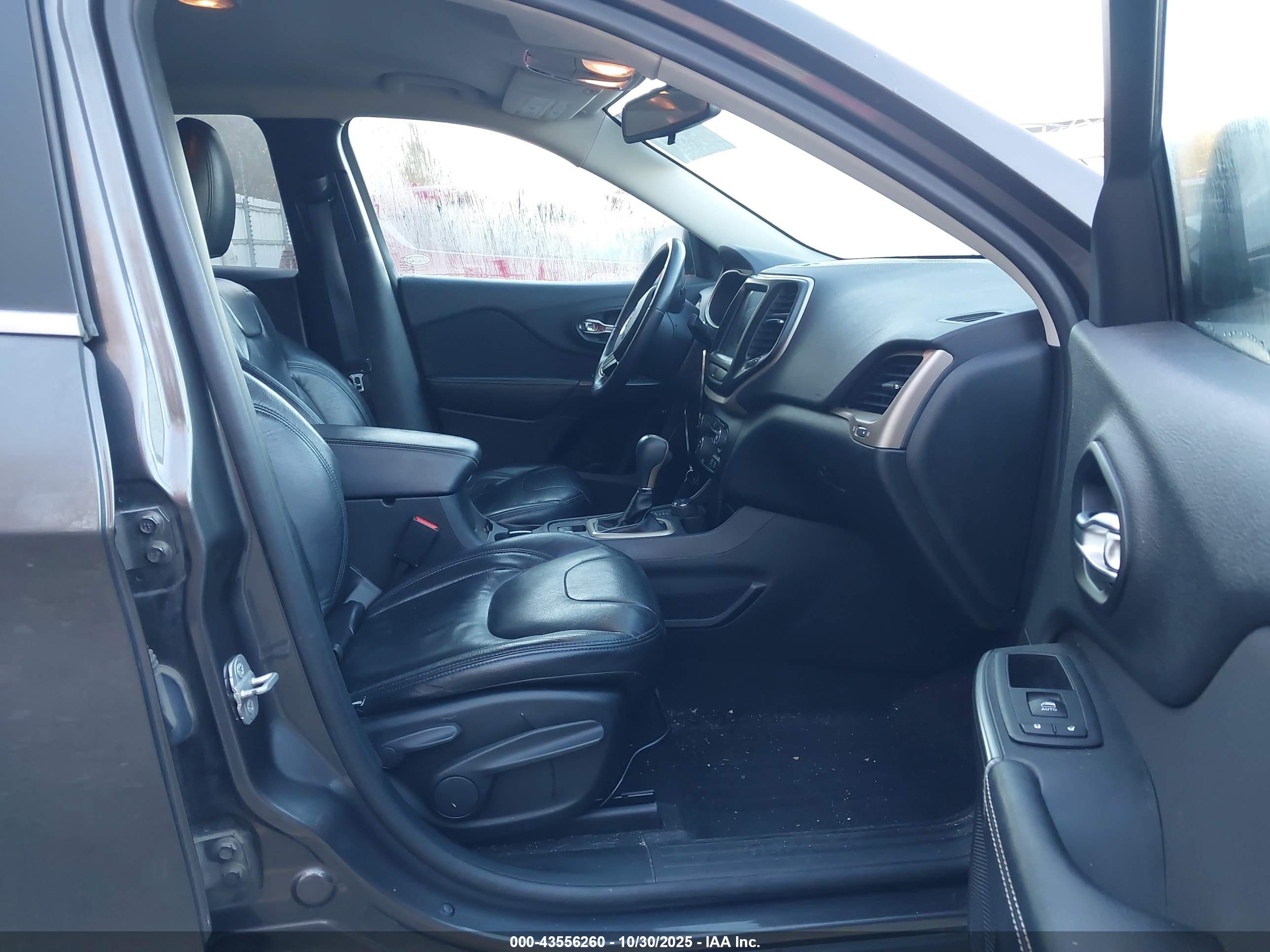 JEEP CHEROKEE image 5