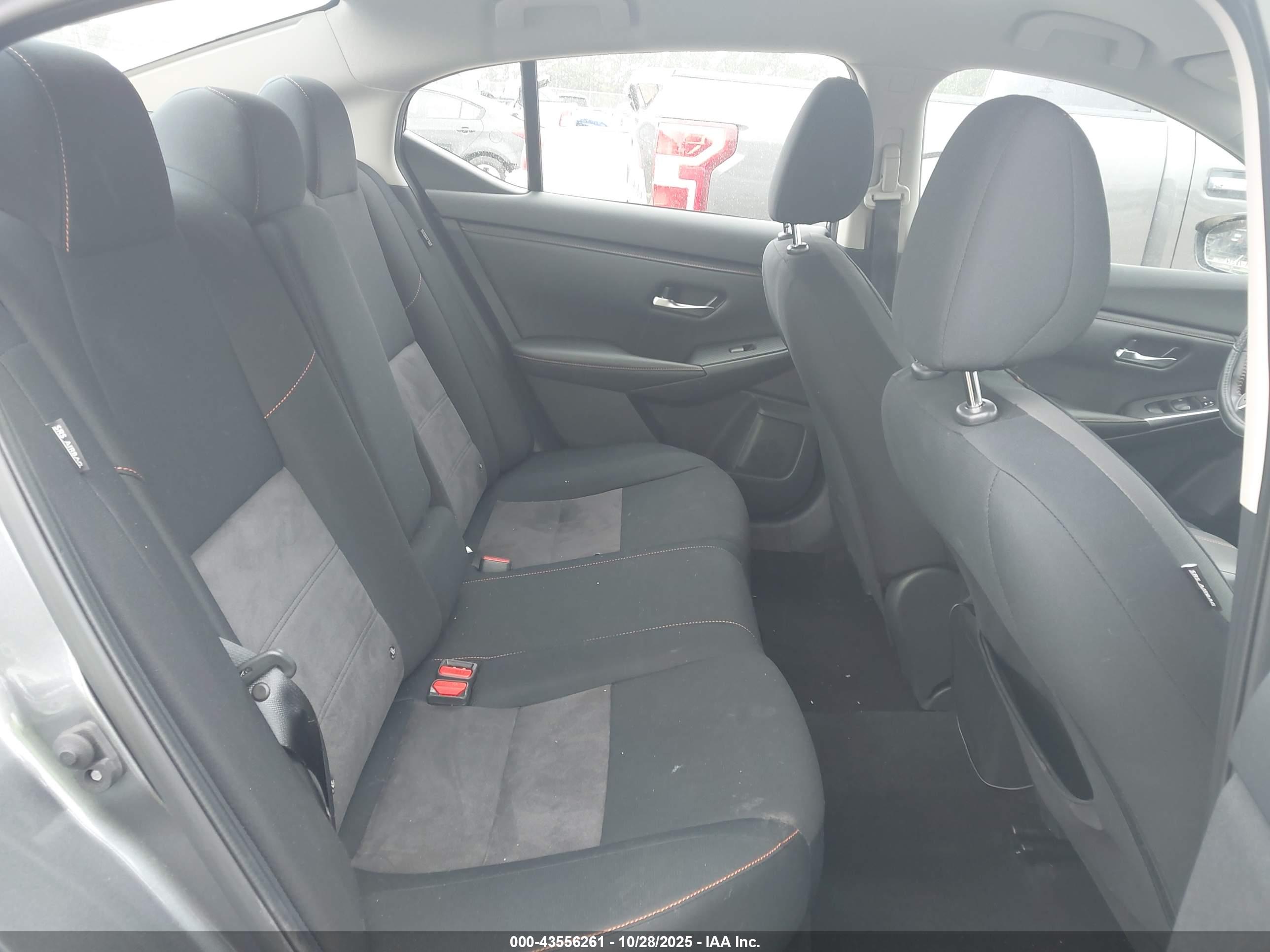 NISSAN SENTRA image 8