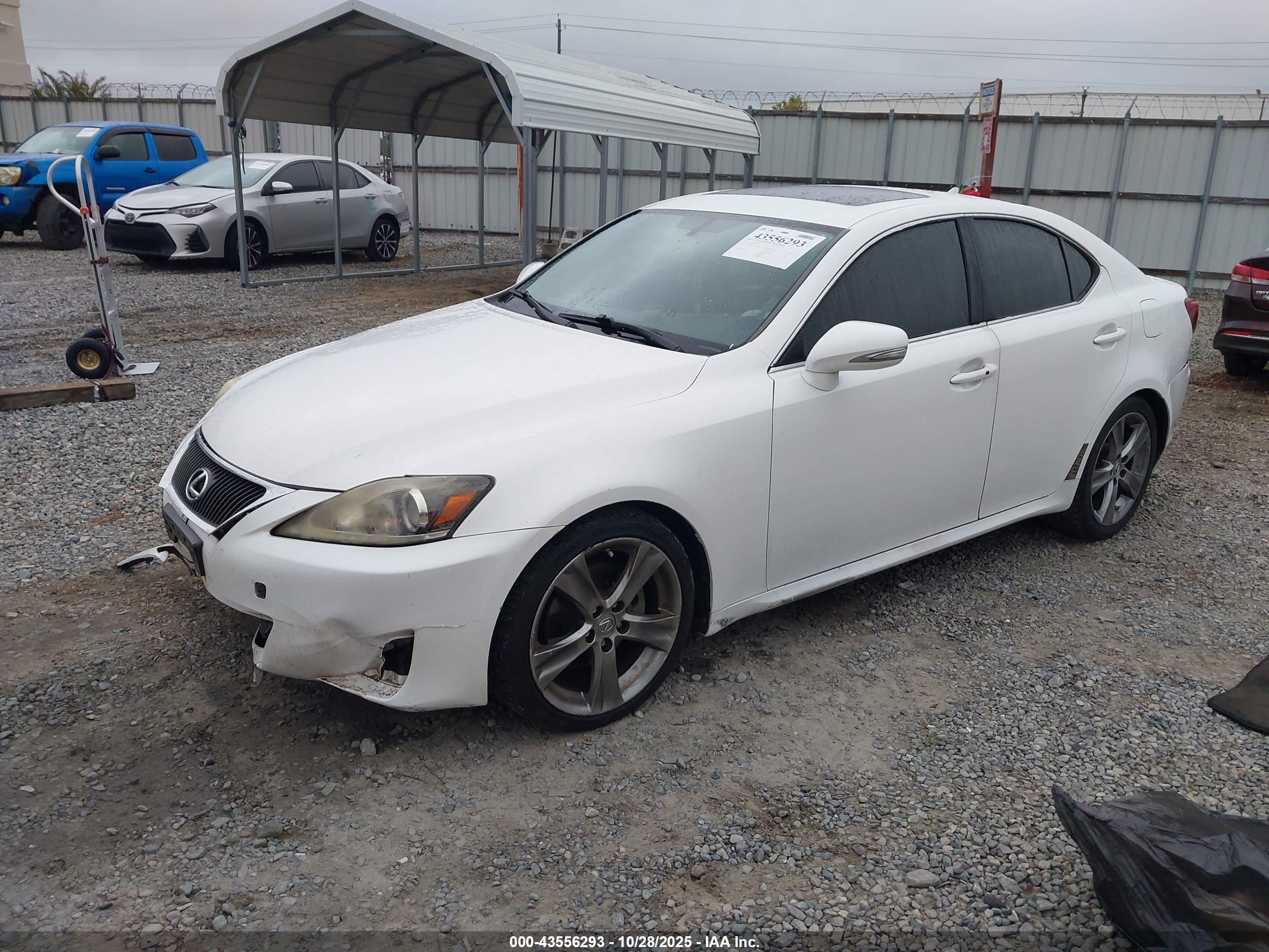 LEXUS IS image 2