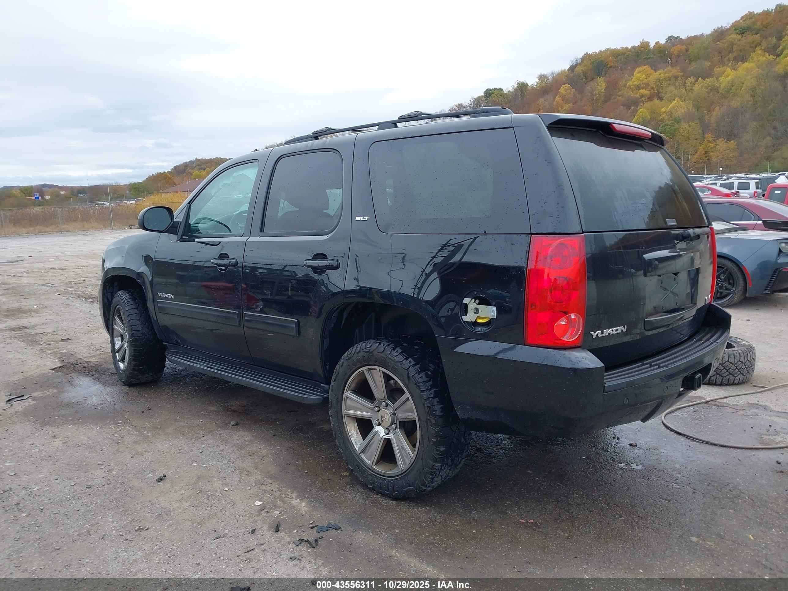 GMC YUKON image 3