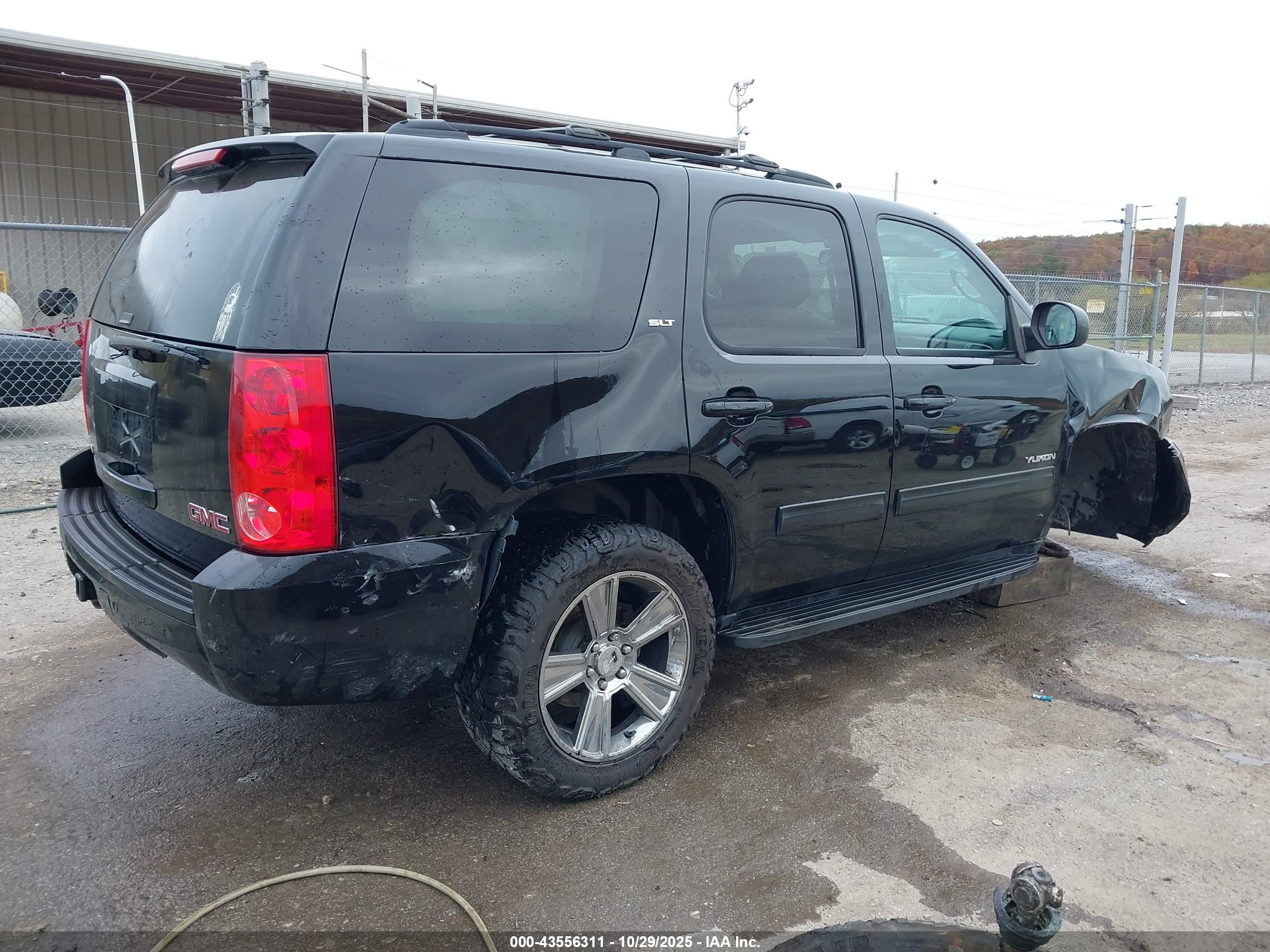GMC YUKON image 4