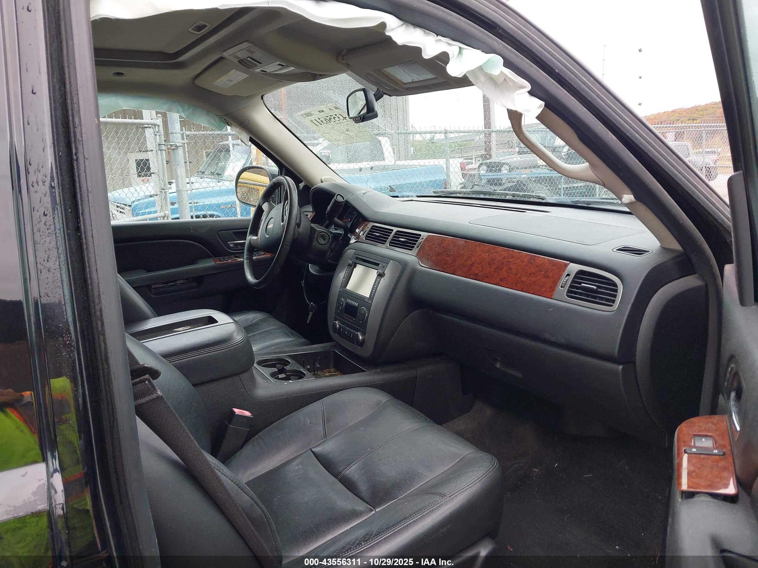 GMC YUKON image 5
