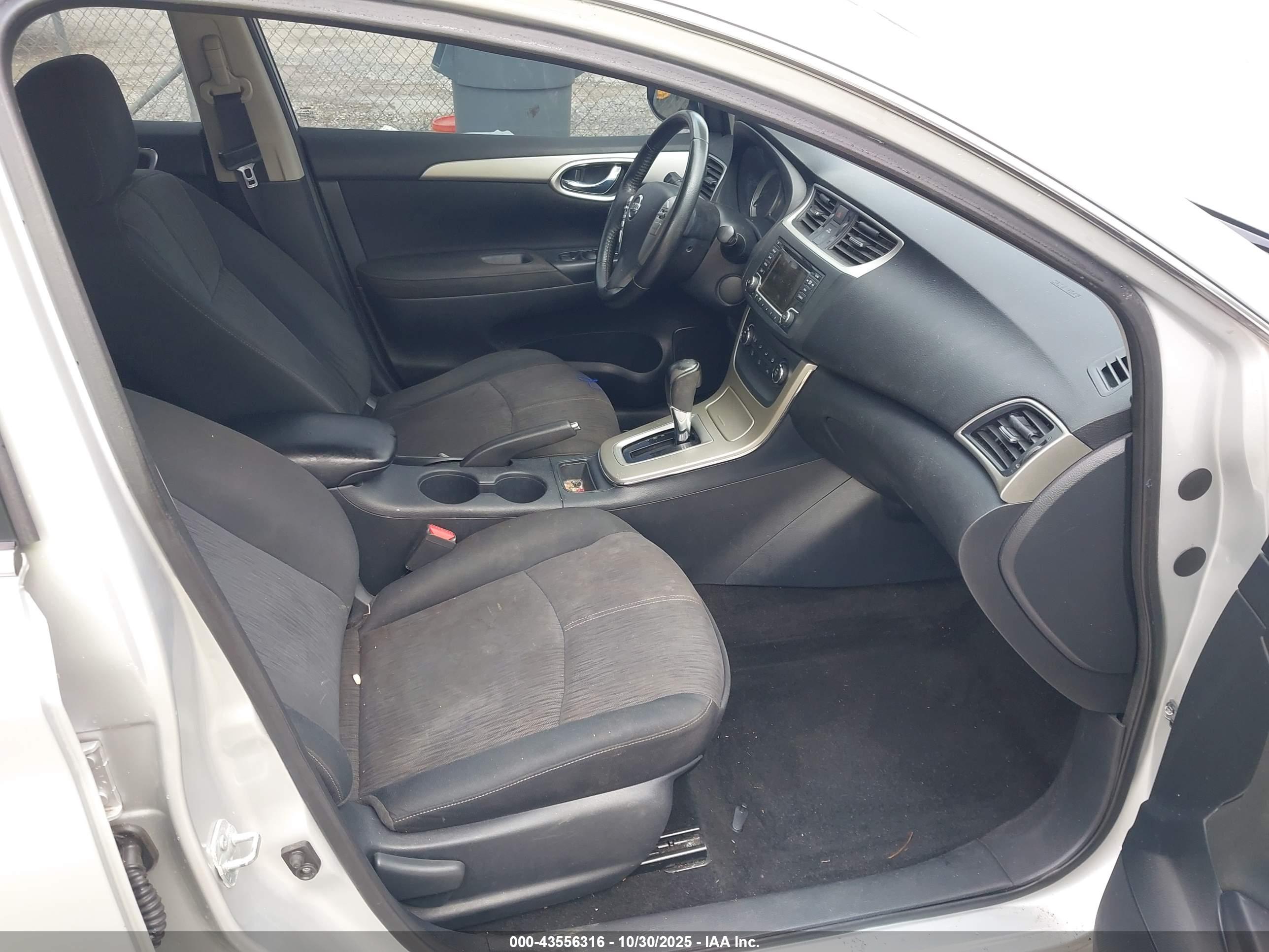 NISSAN SENTRA image 5