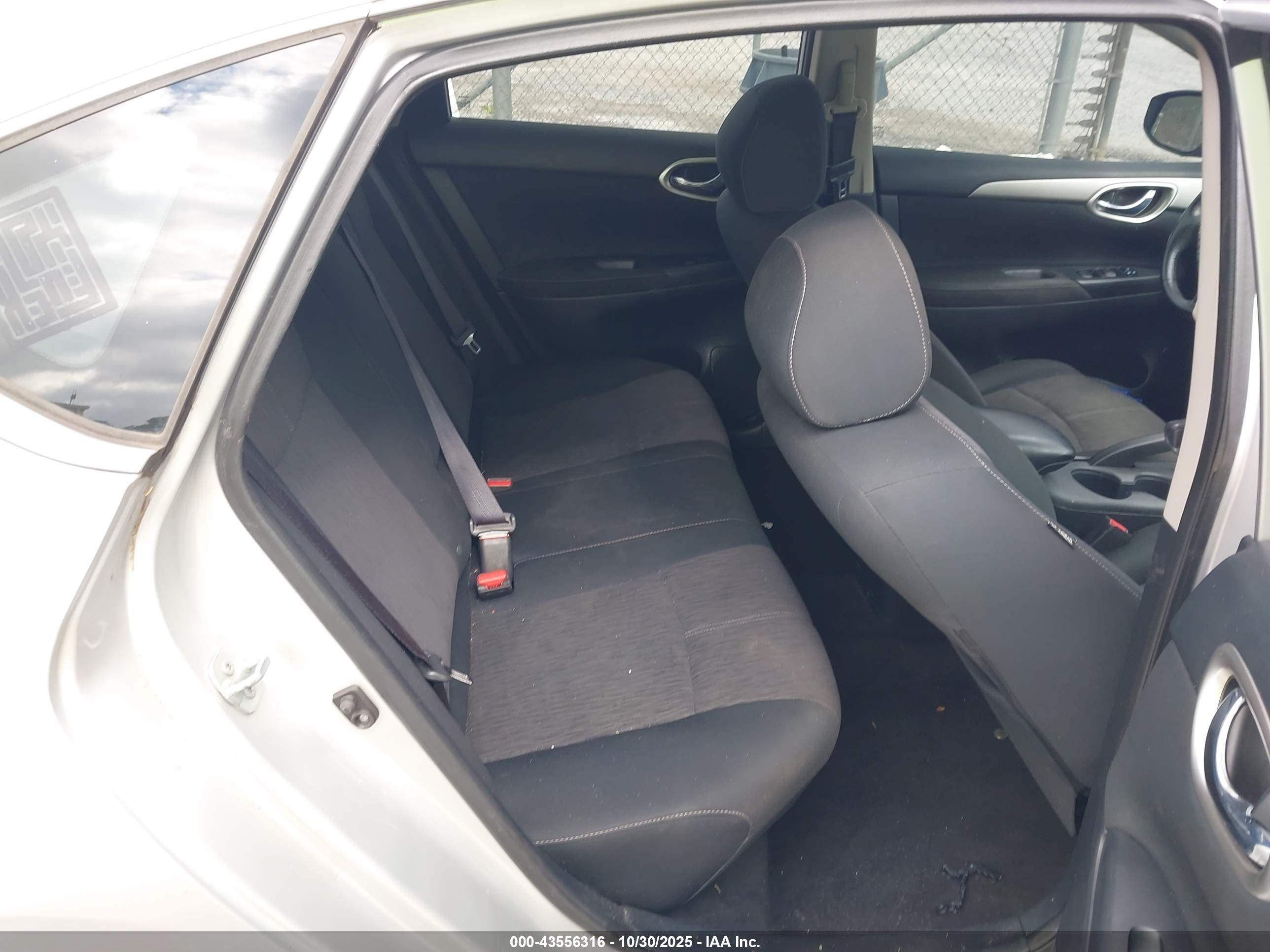 NISSAN SENTRA image 8