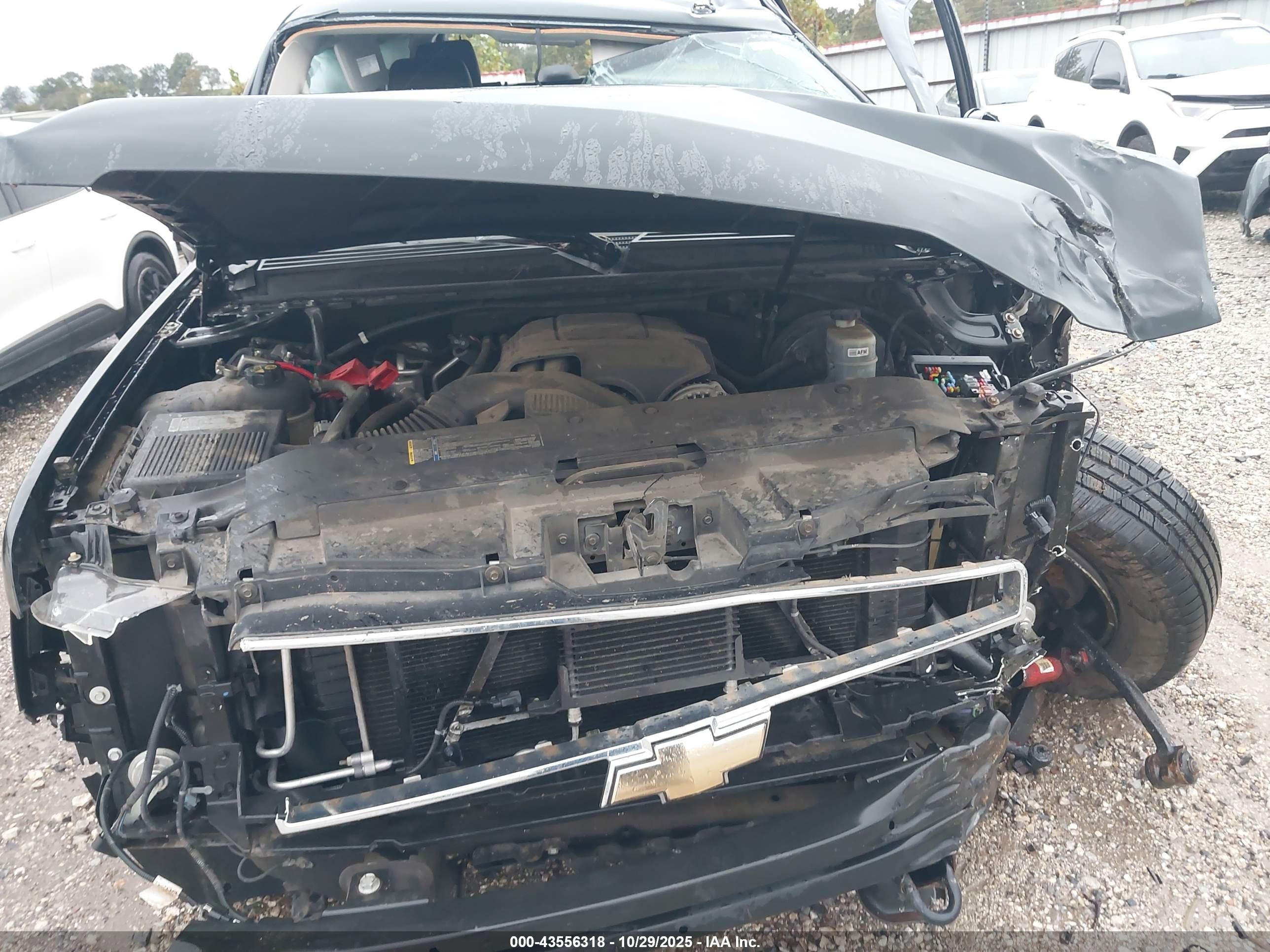 CHEVROLET TAHOE image 10