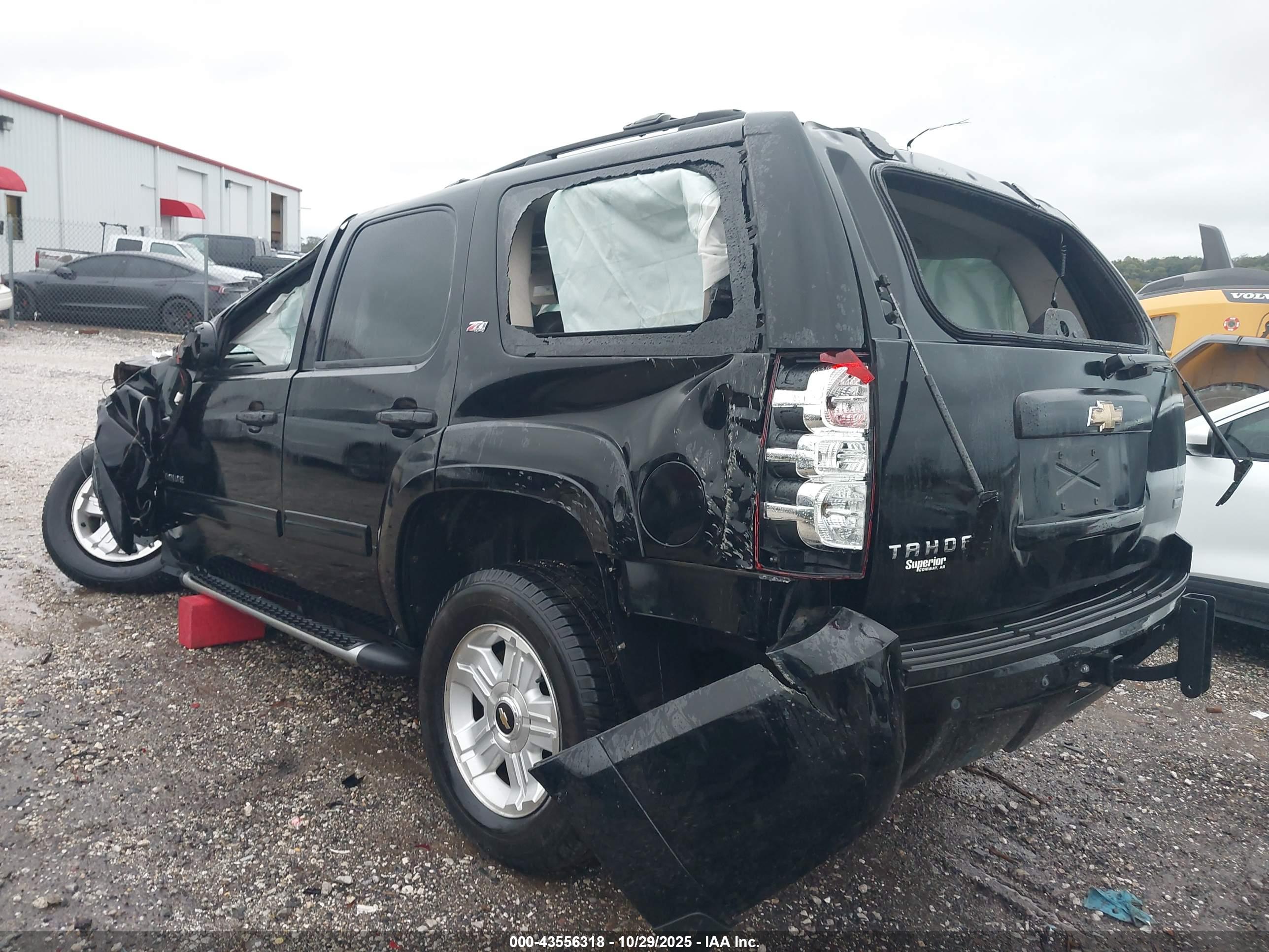 CHEVROLET TAHOE image 3