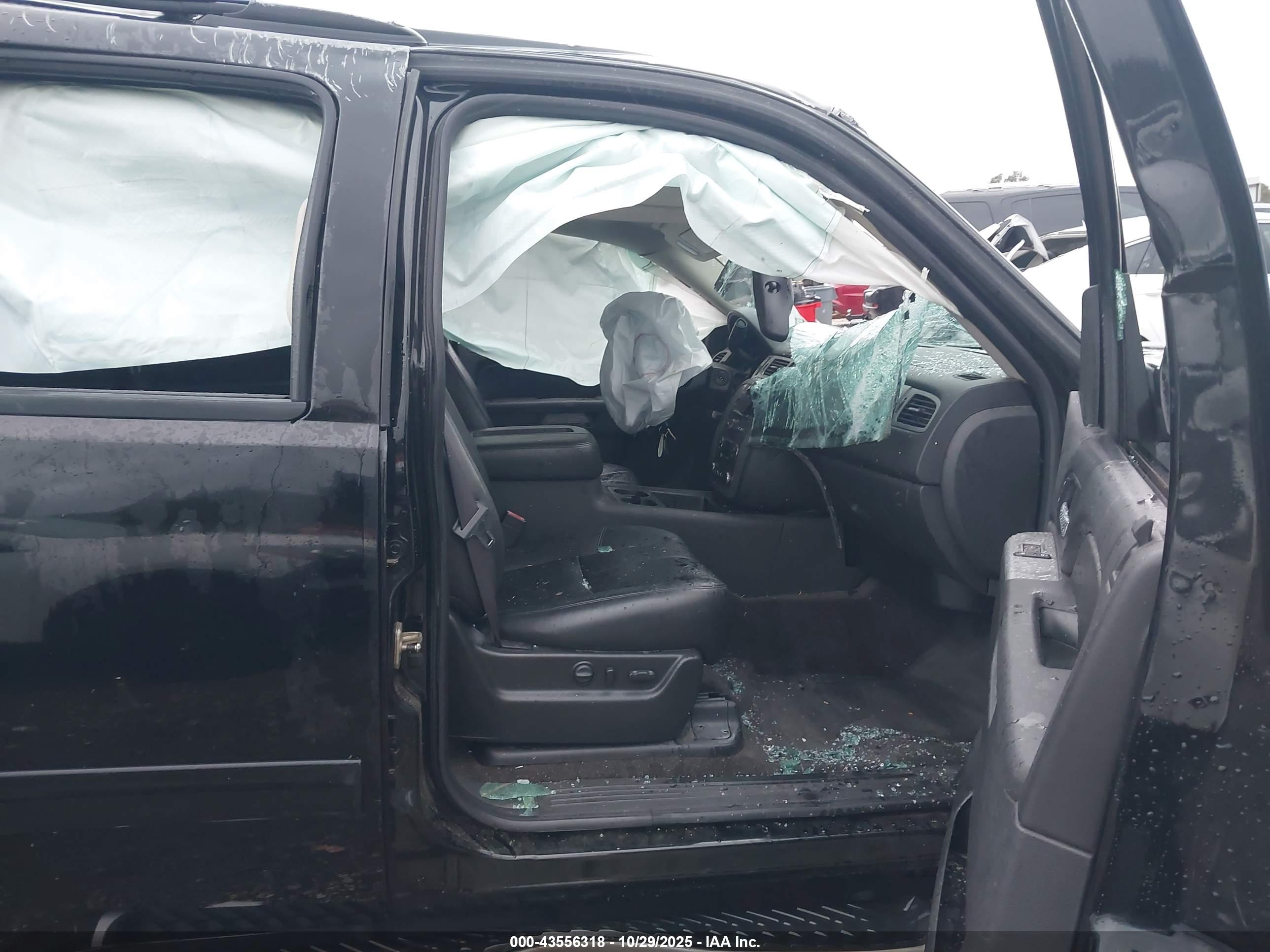 CHEVROLET TAHOE image 5