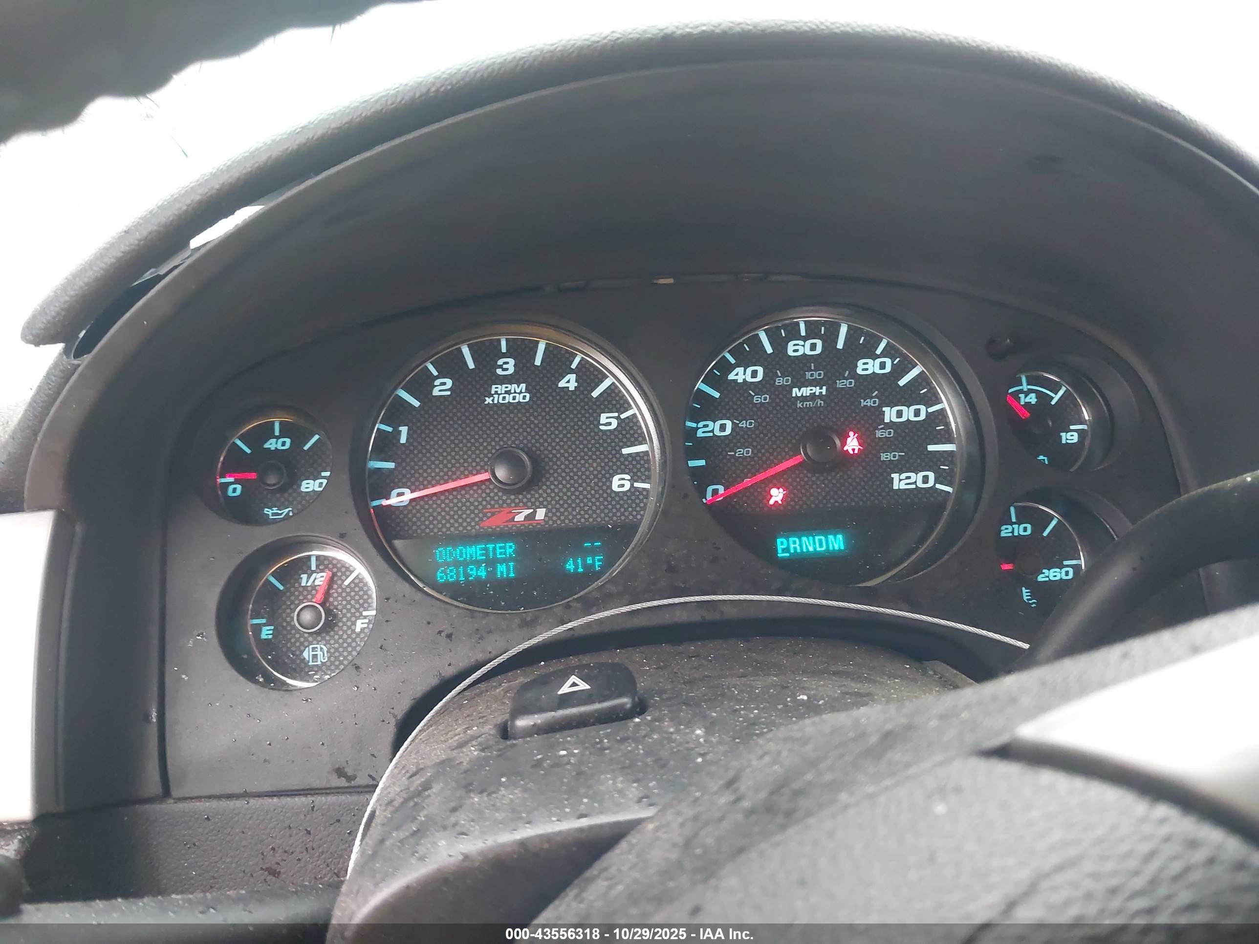 CHEVROLET TAHOE image 7