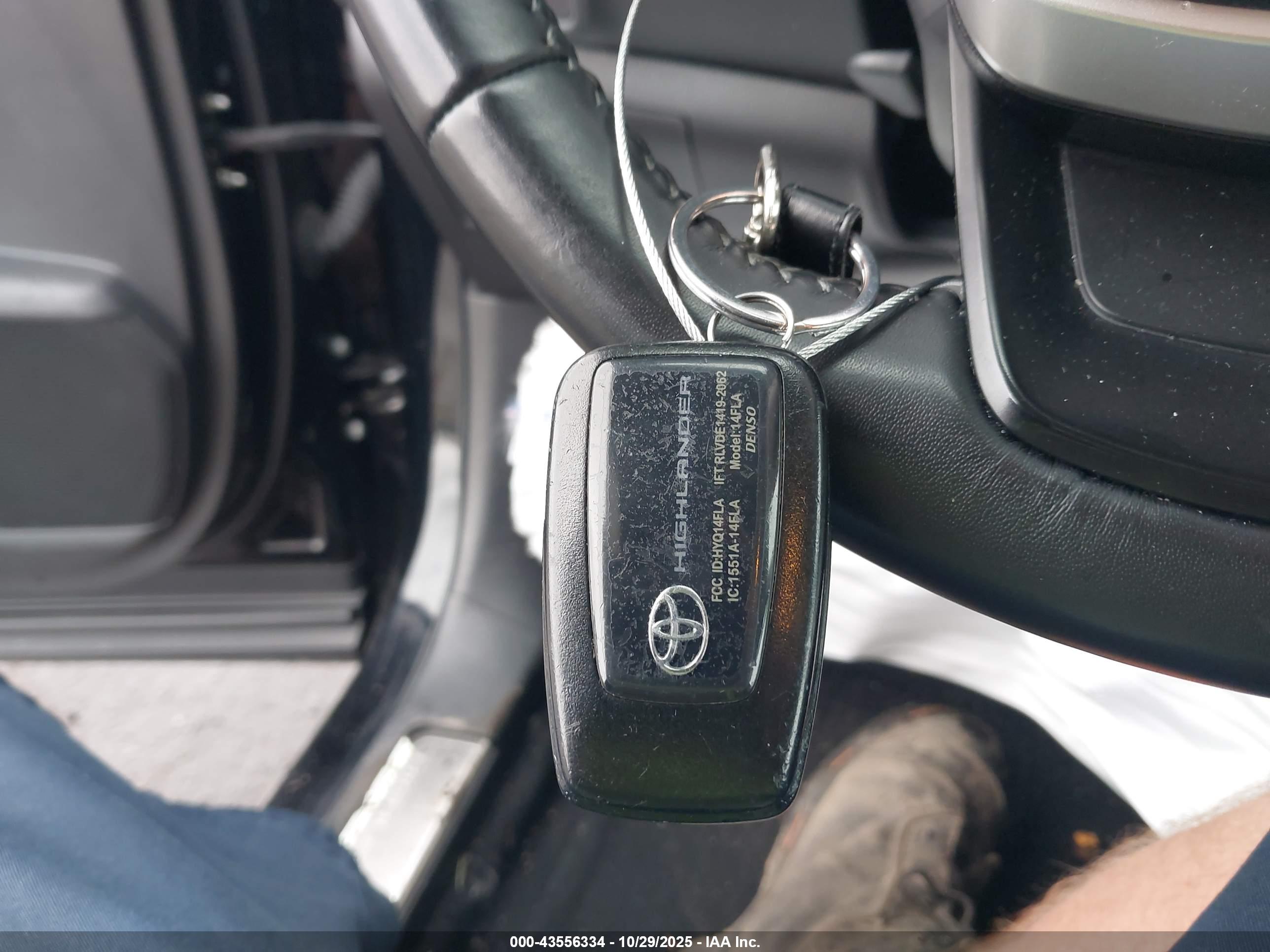 TOYOTA HIGHLANDER image 11