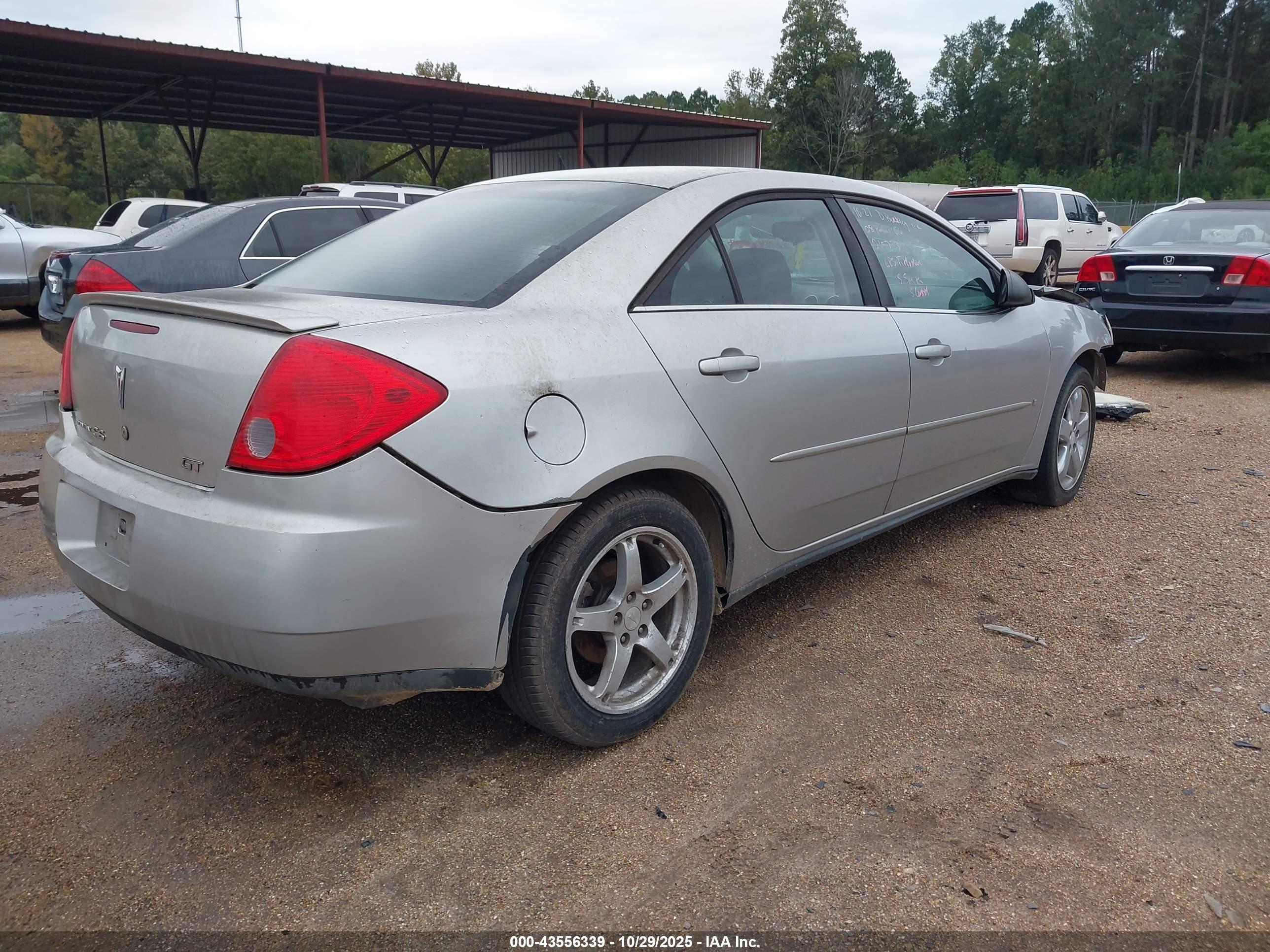 PONTIAC G6 image 4