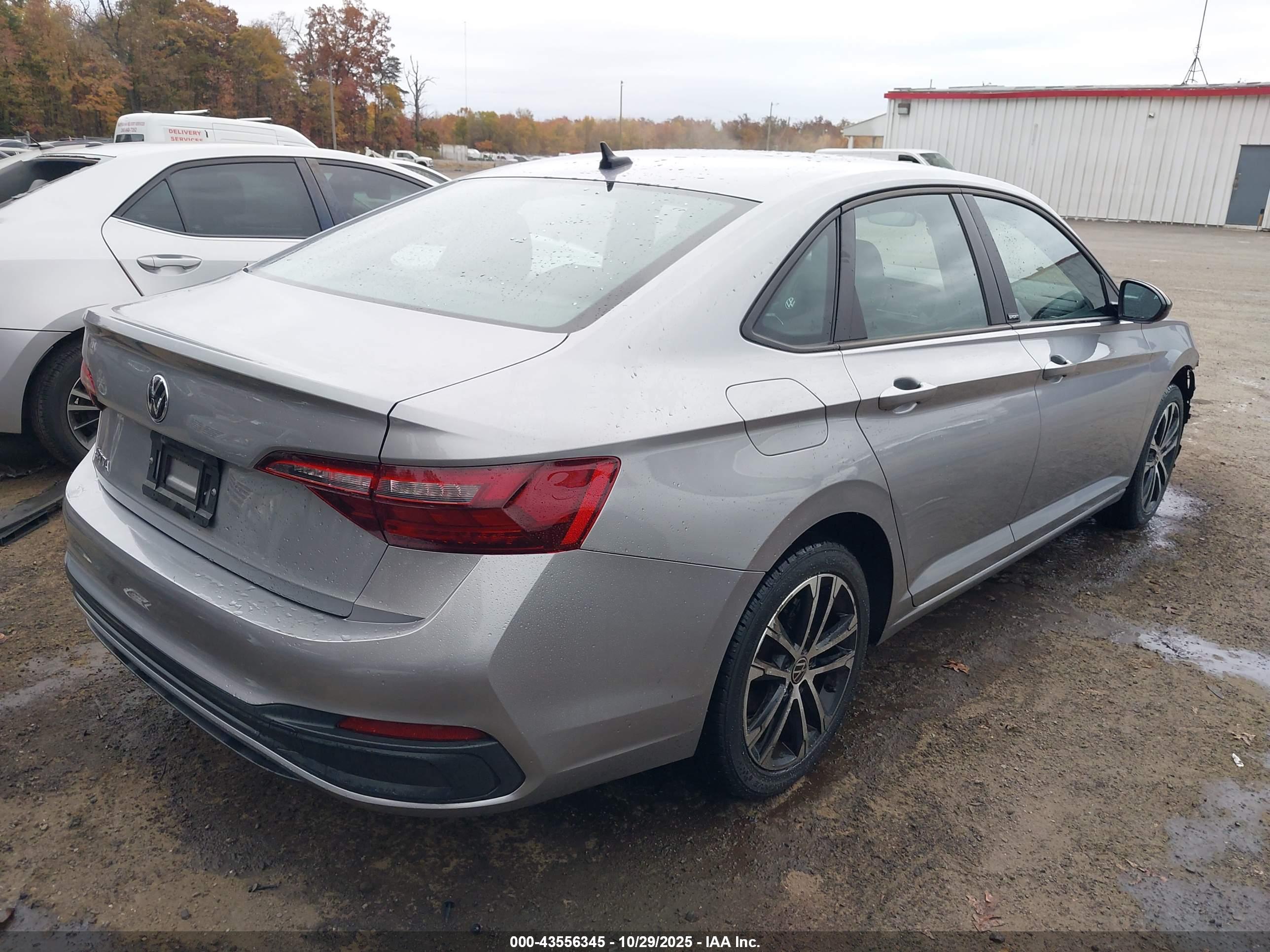 VOLKSWAGEN JETTA image 4