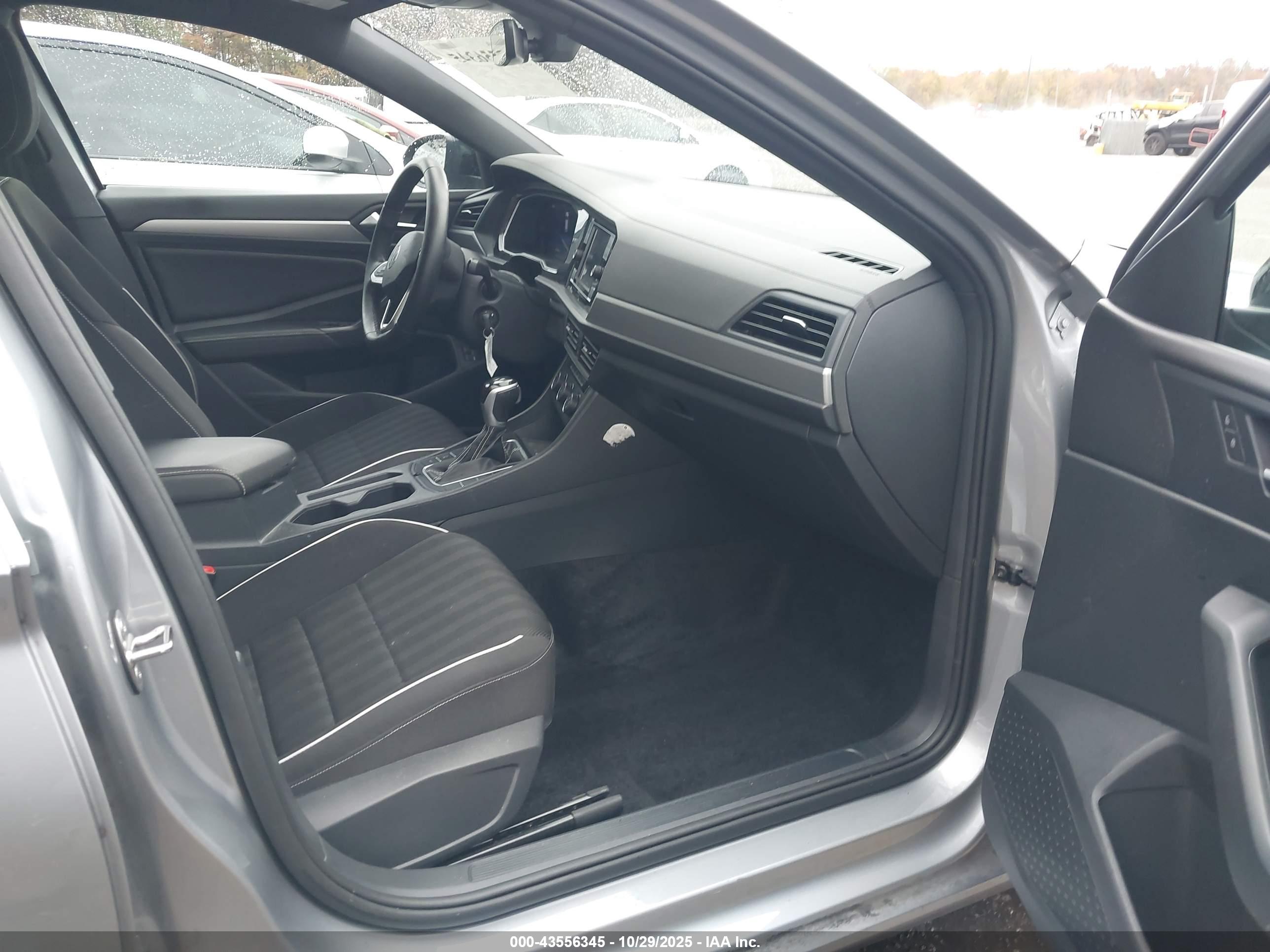VOLKSWAGEN JETTA image 5