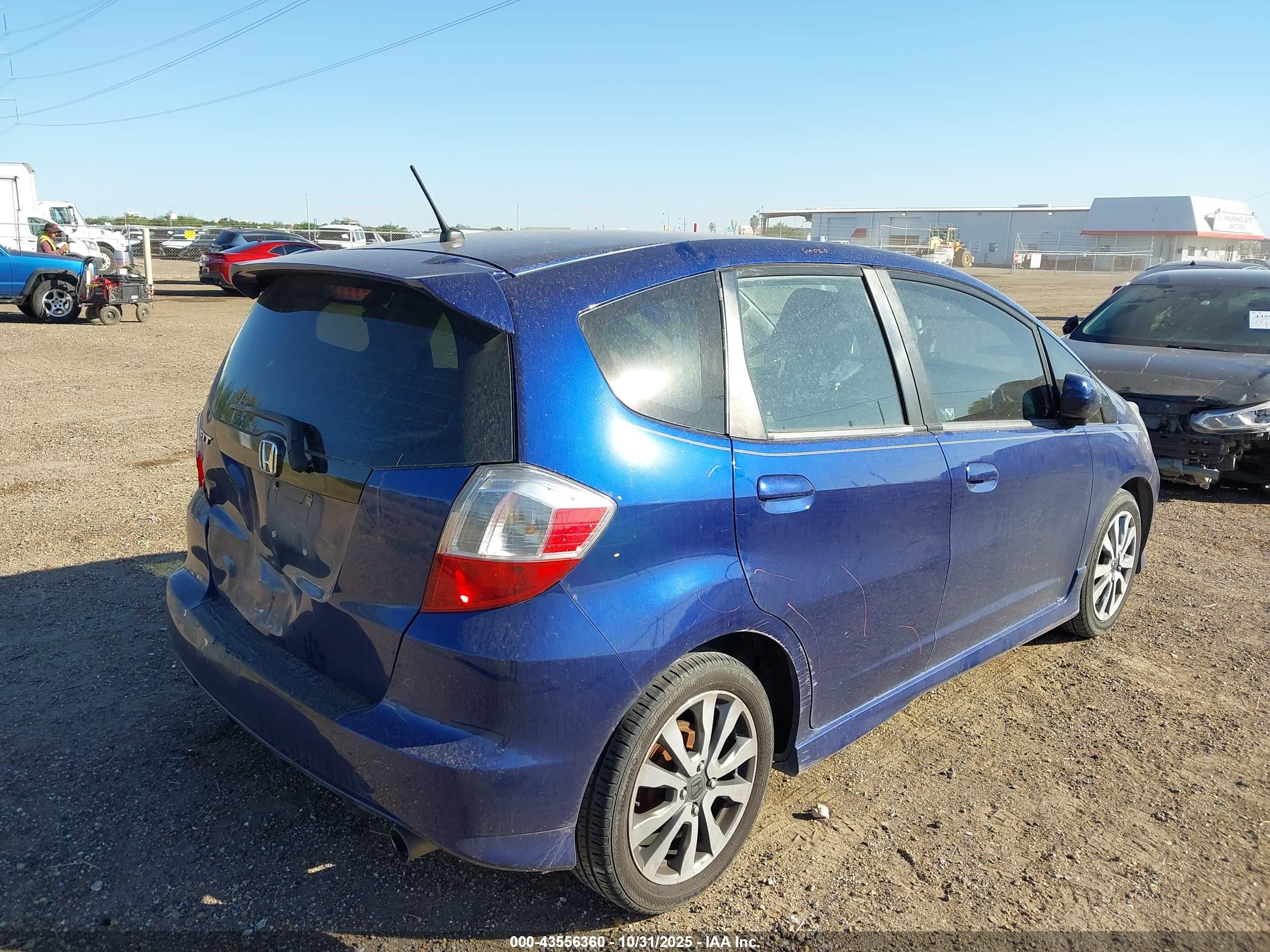 HONDA FIT image 4