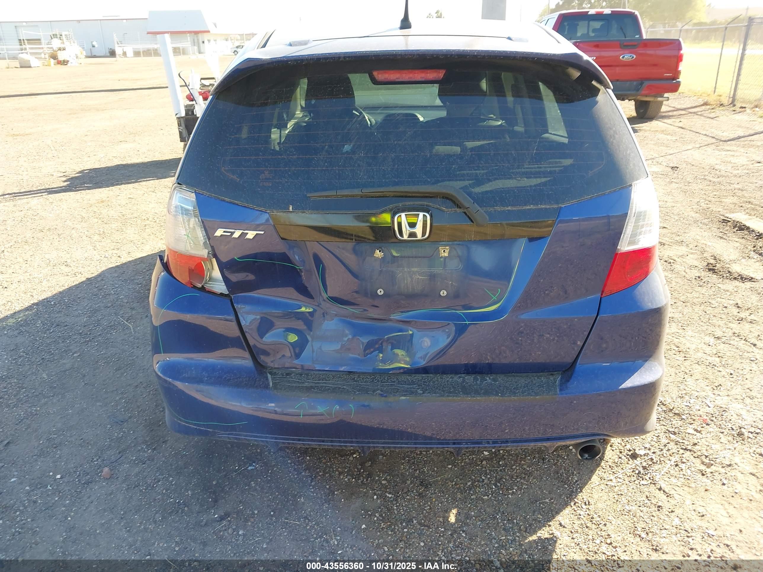 HONDA FIT image 6