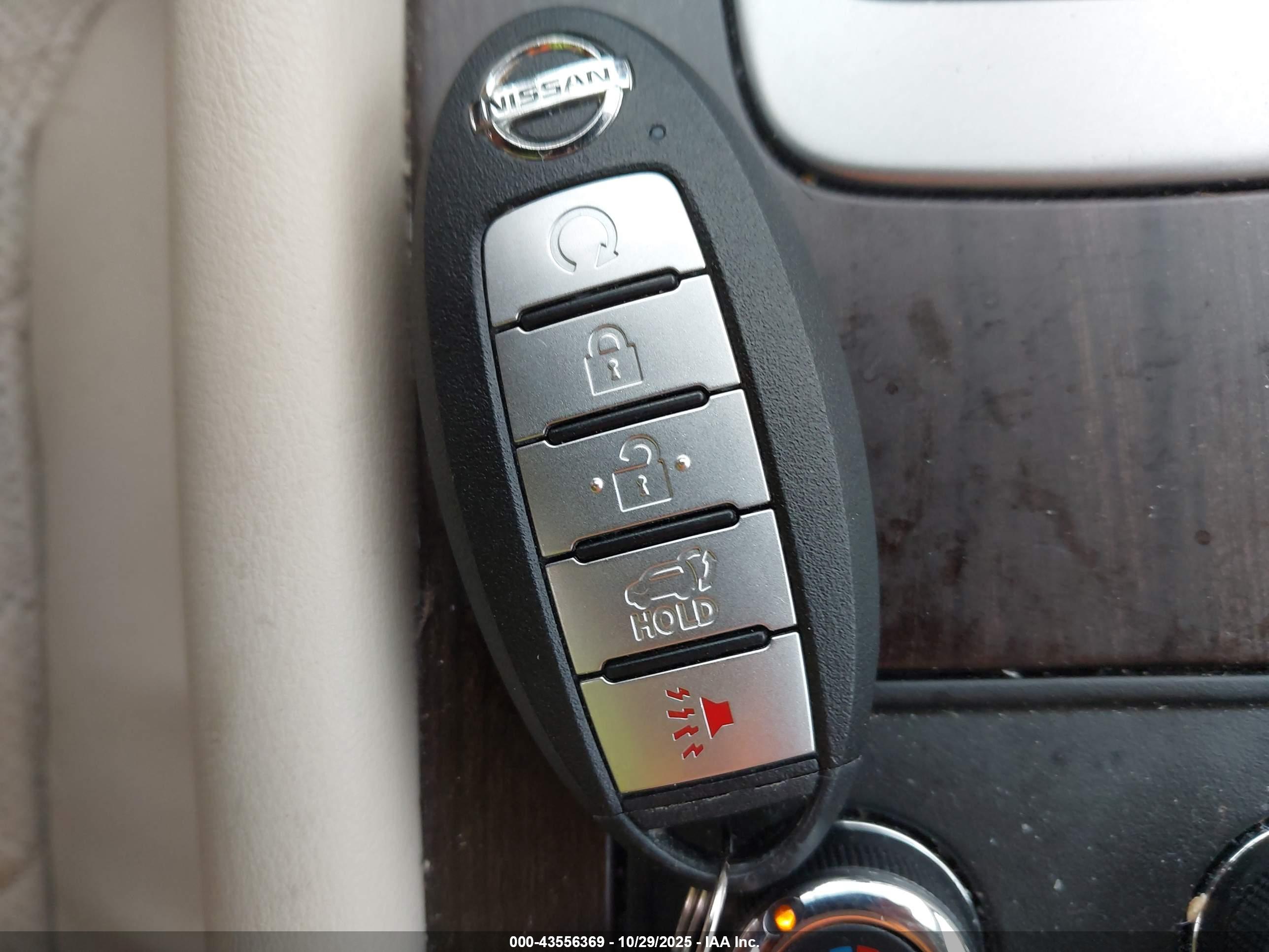 NISSAN MURANO image 11