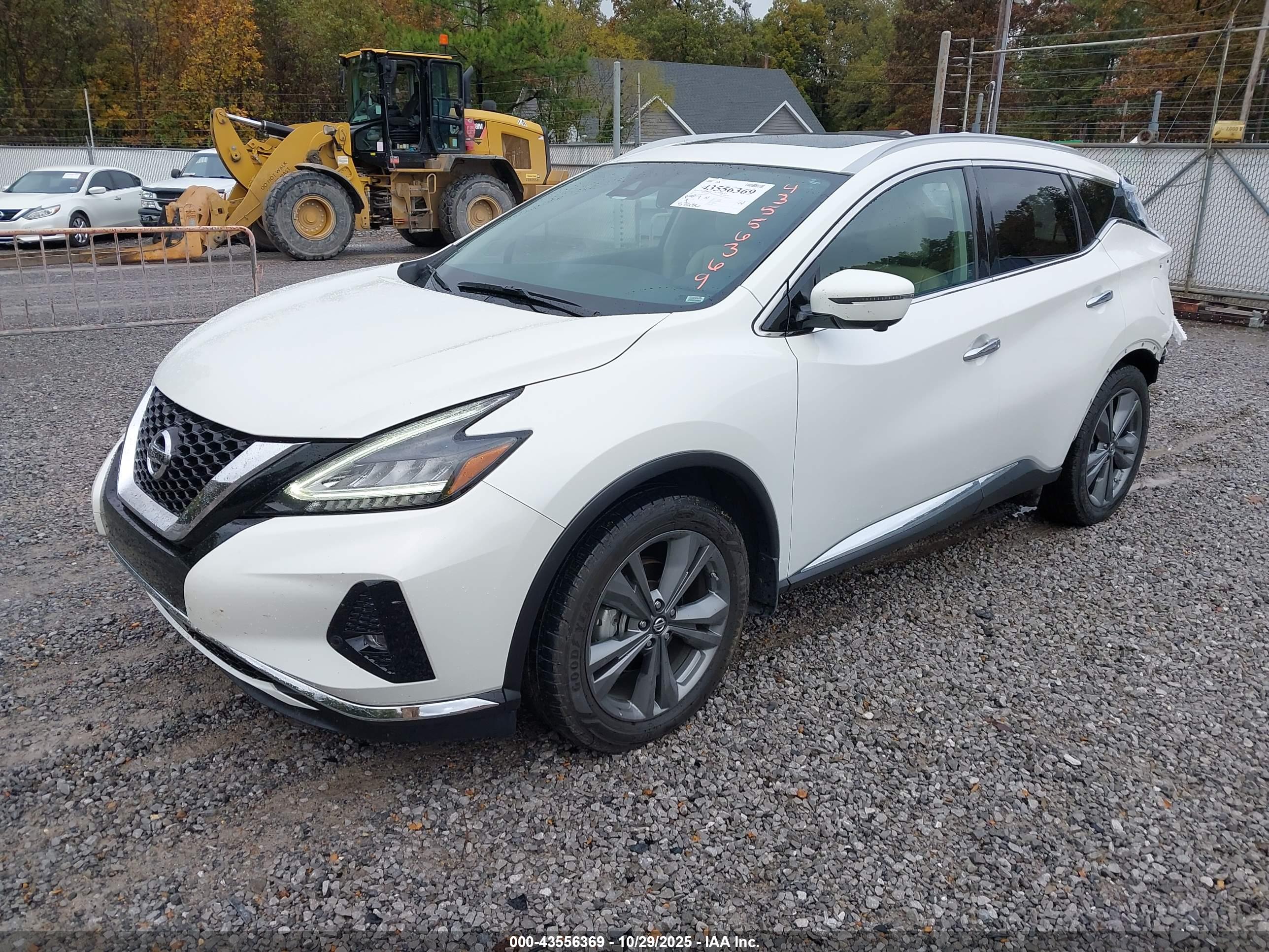 NISSAN MURANO image 2