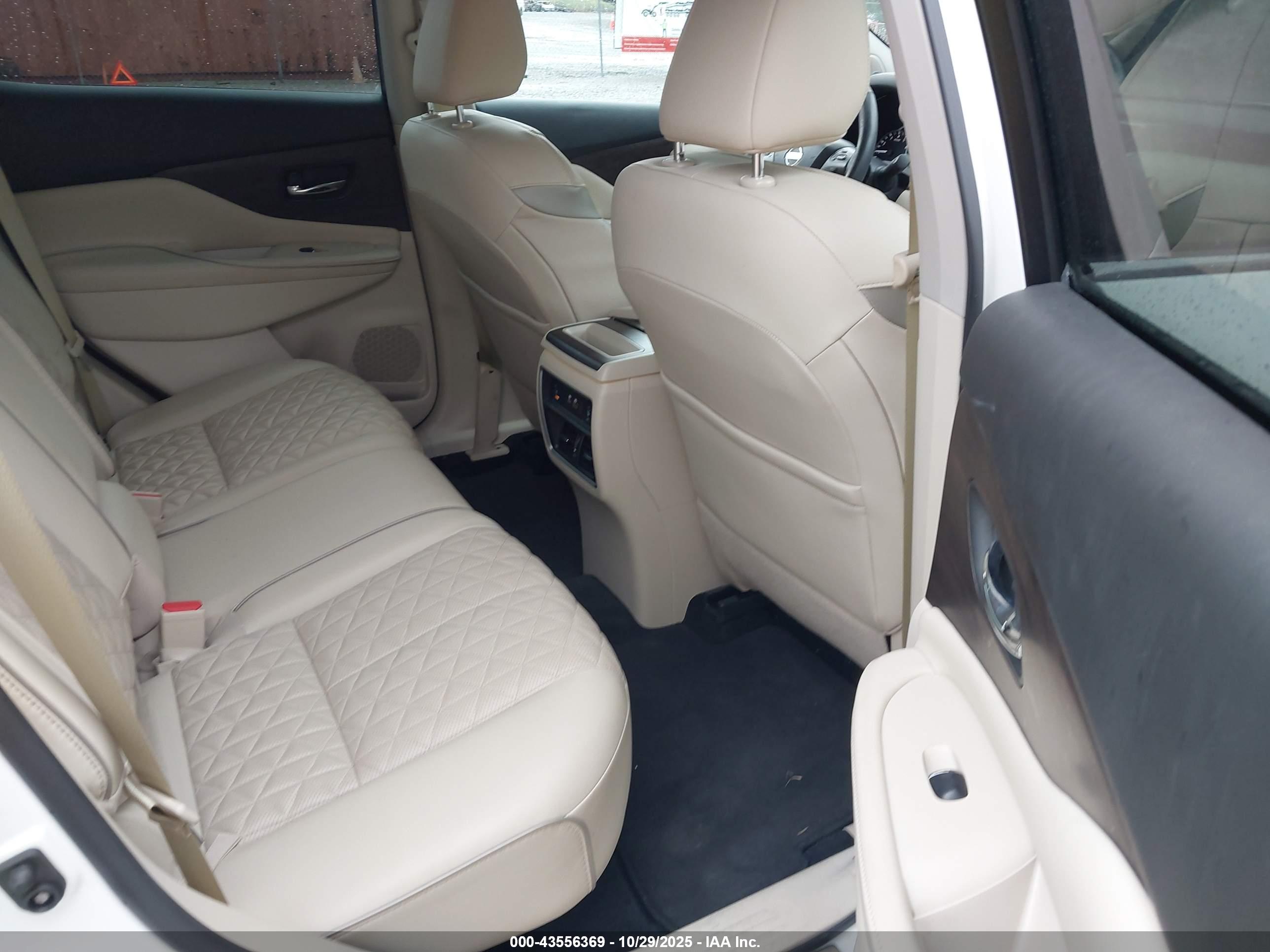 NISSAN MURANO image 8