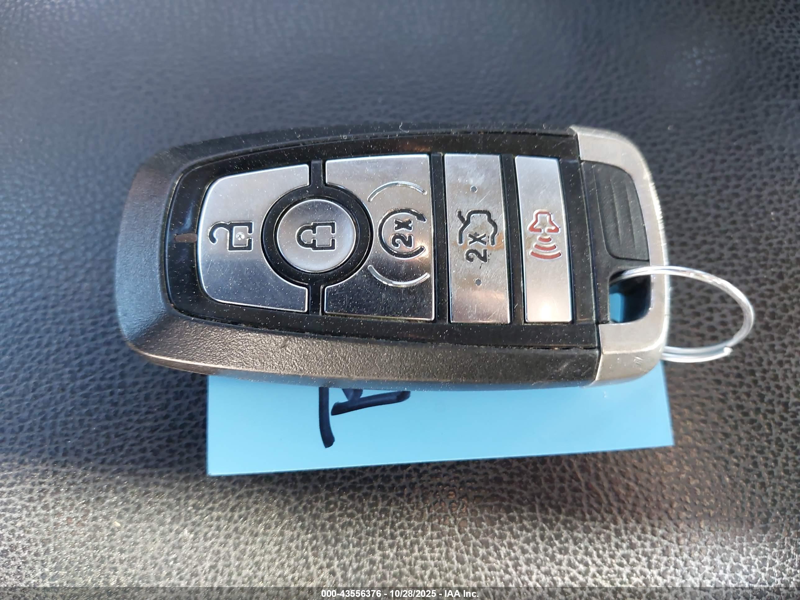 FORD FUSION image 11