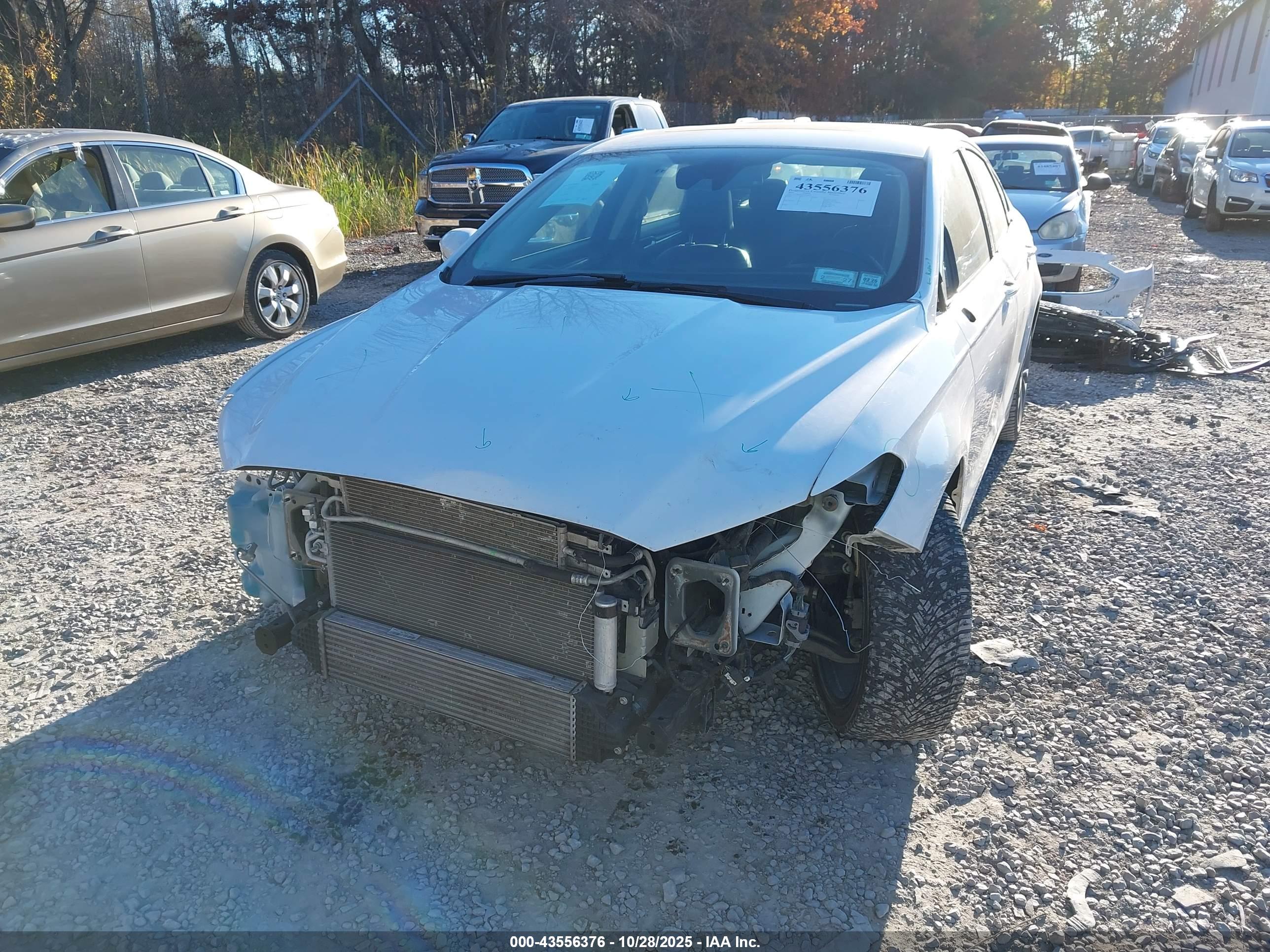 FORD FUSION image 6