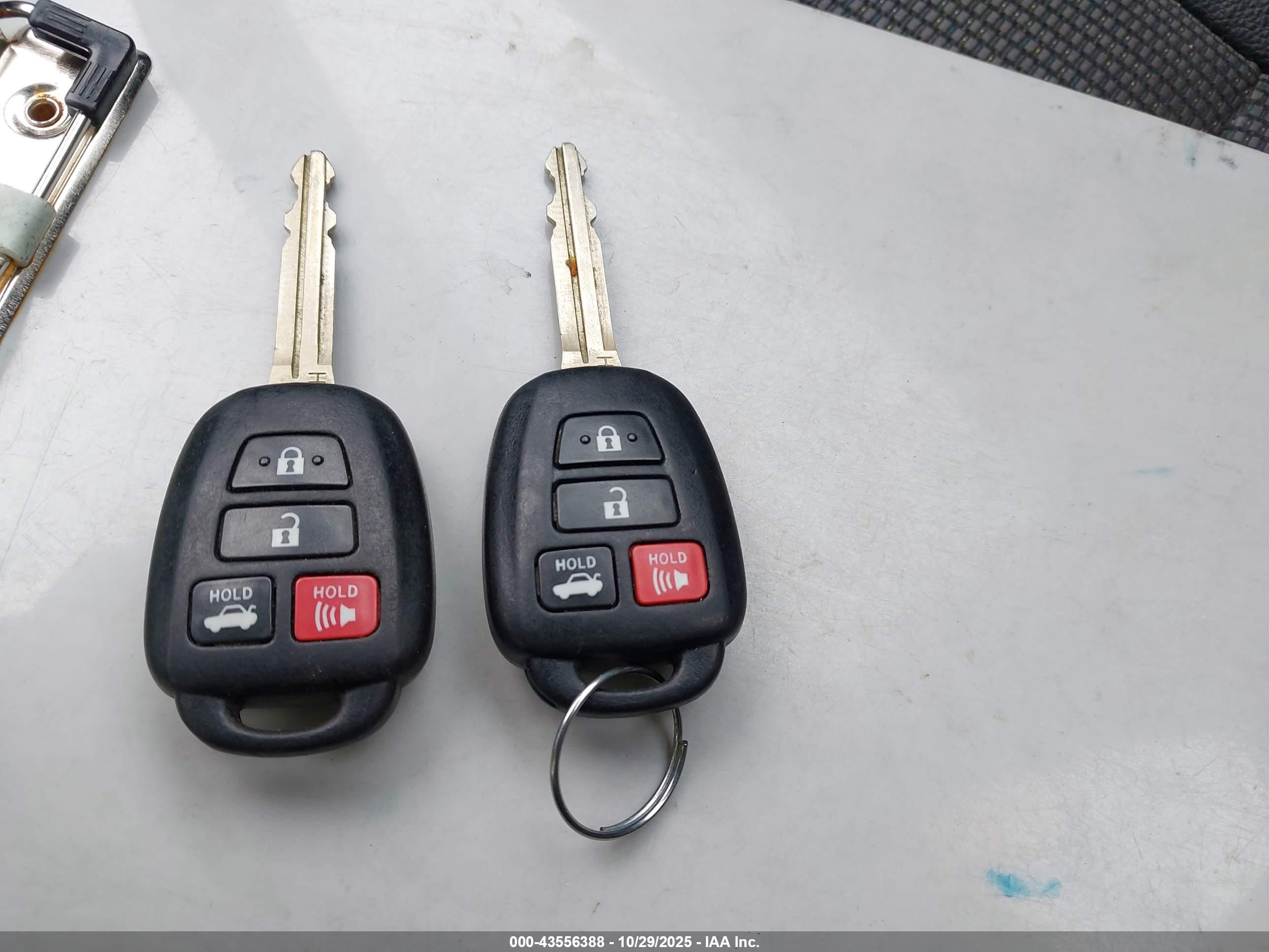 TOYOTA COROLLA image 11