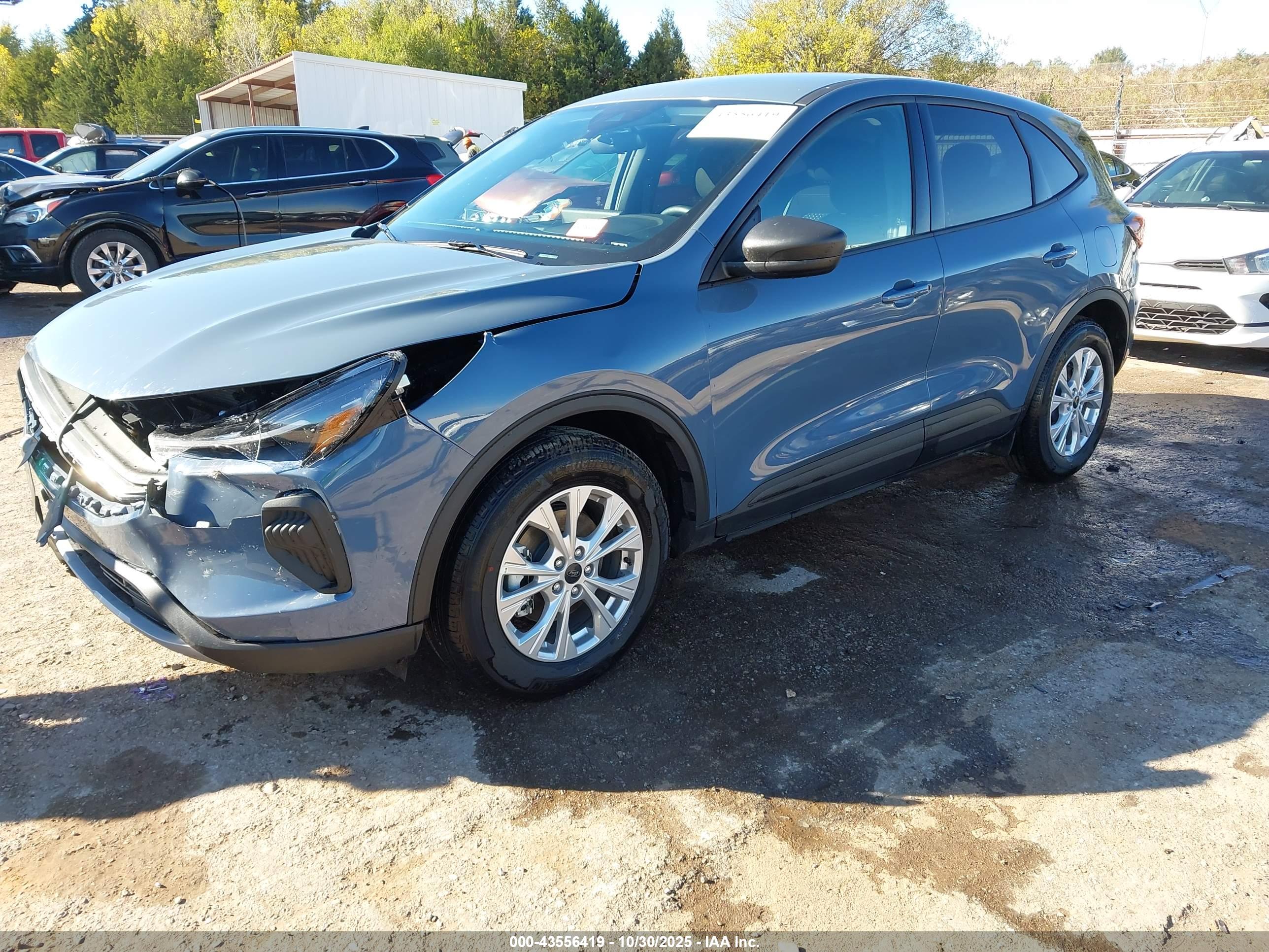 FORD ESCAPE image 2