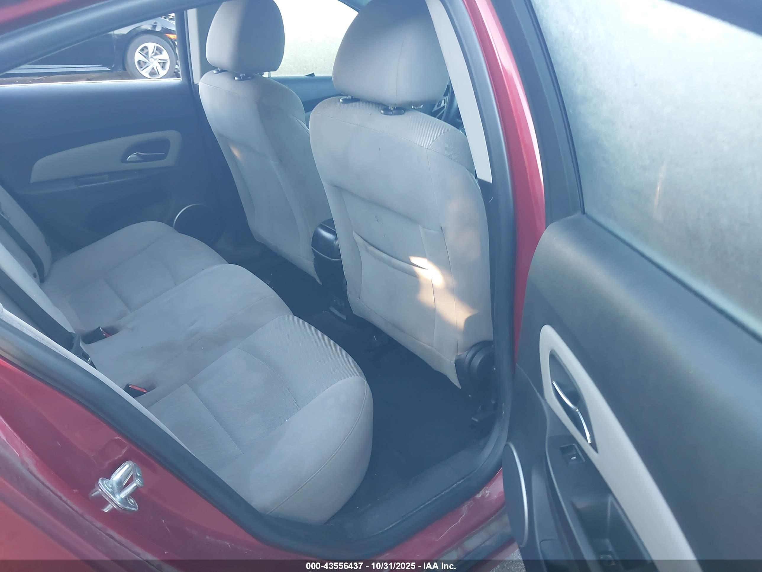 CHEVROLET CRUZE image 8
