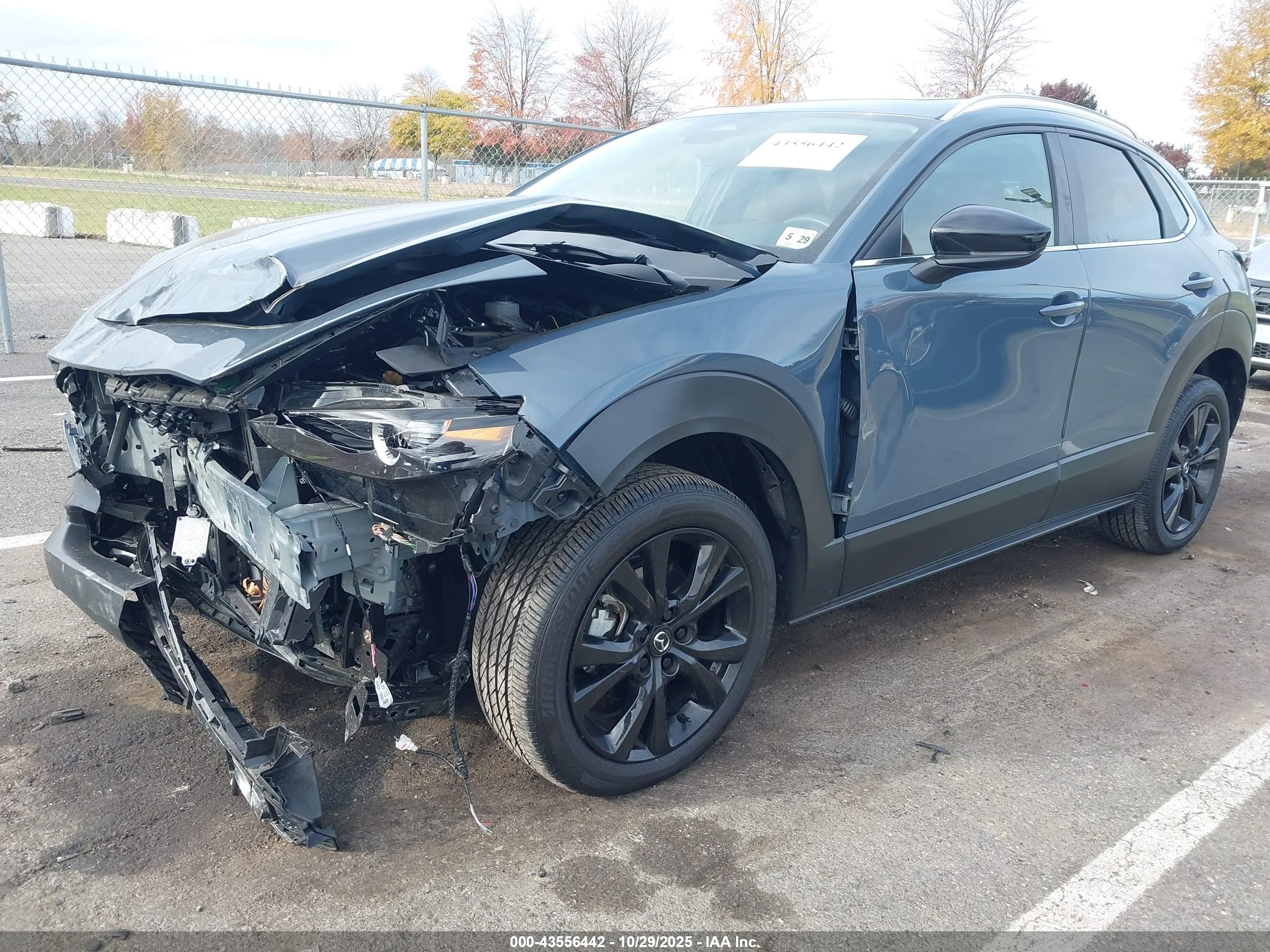 MAZDA CX-30 image 2