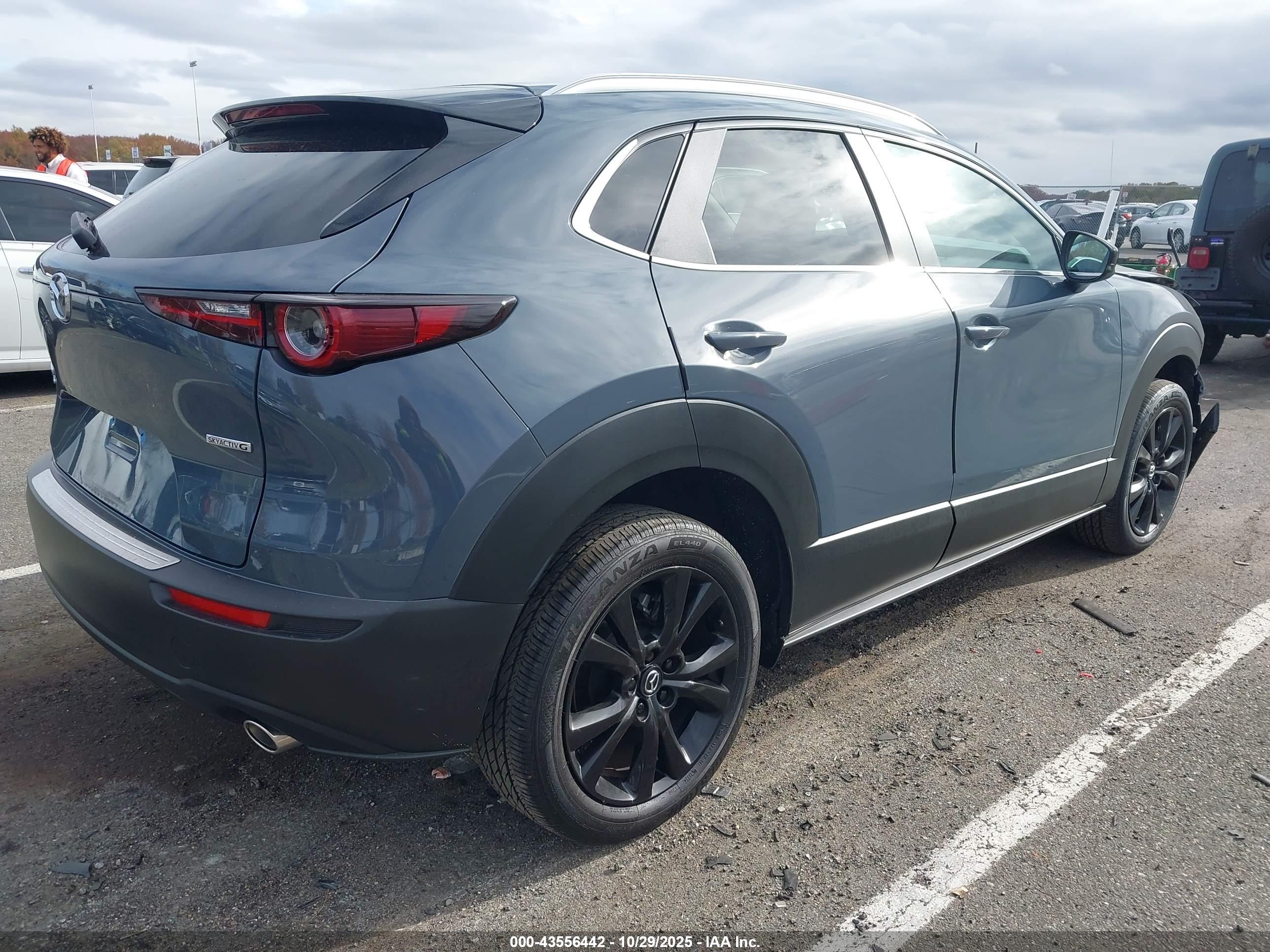 MAZDA CX-30 image 4