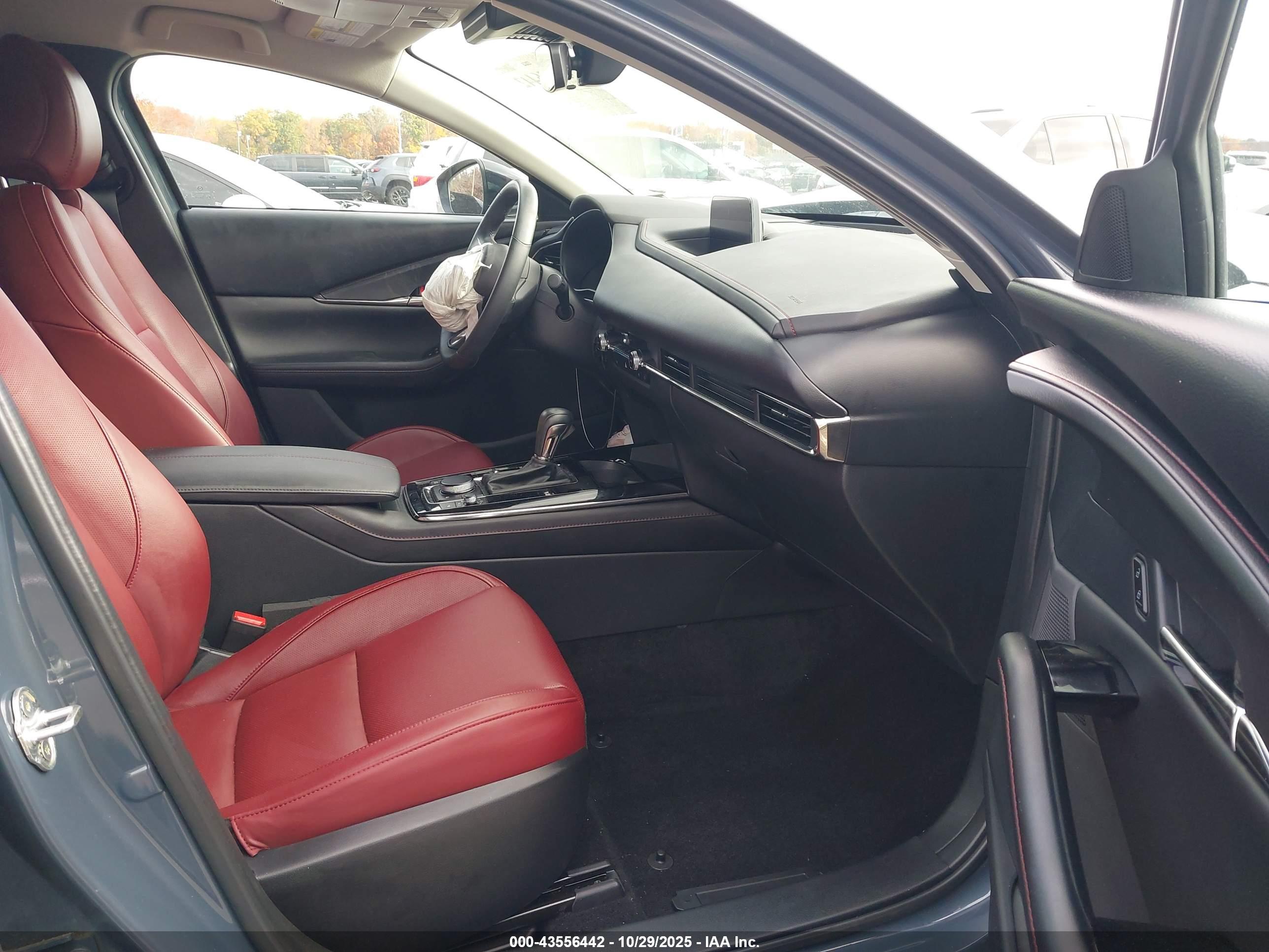 MAZDA CX-30 image 5