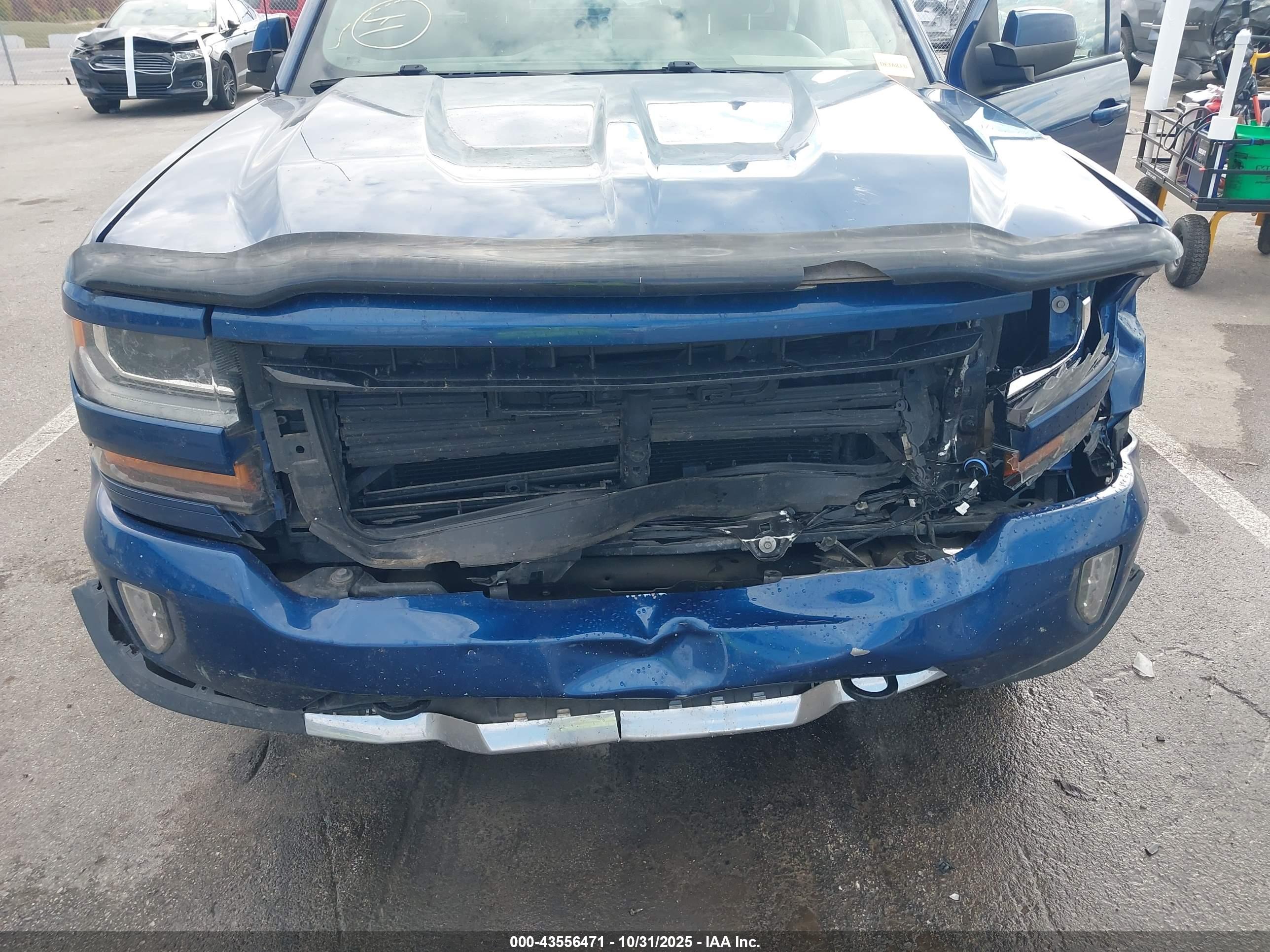 CHEVROLET SILVERADO image 6