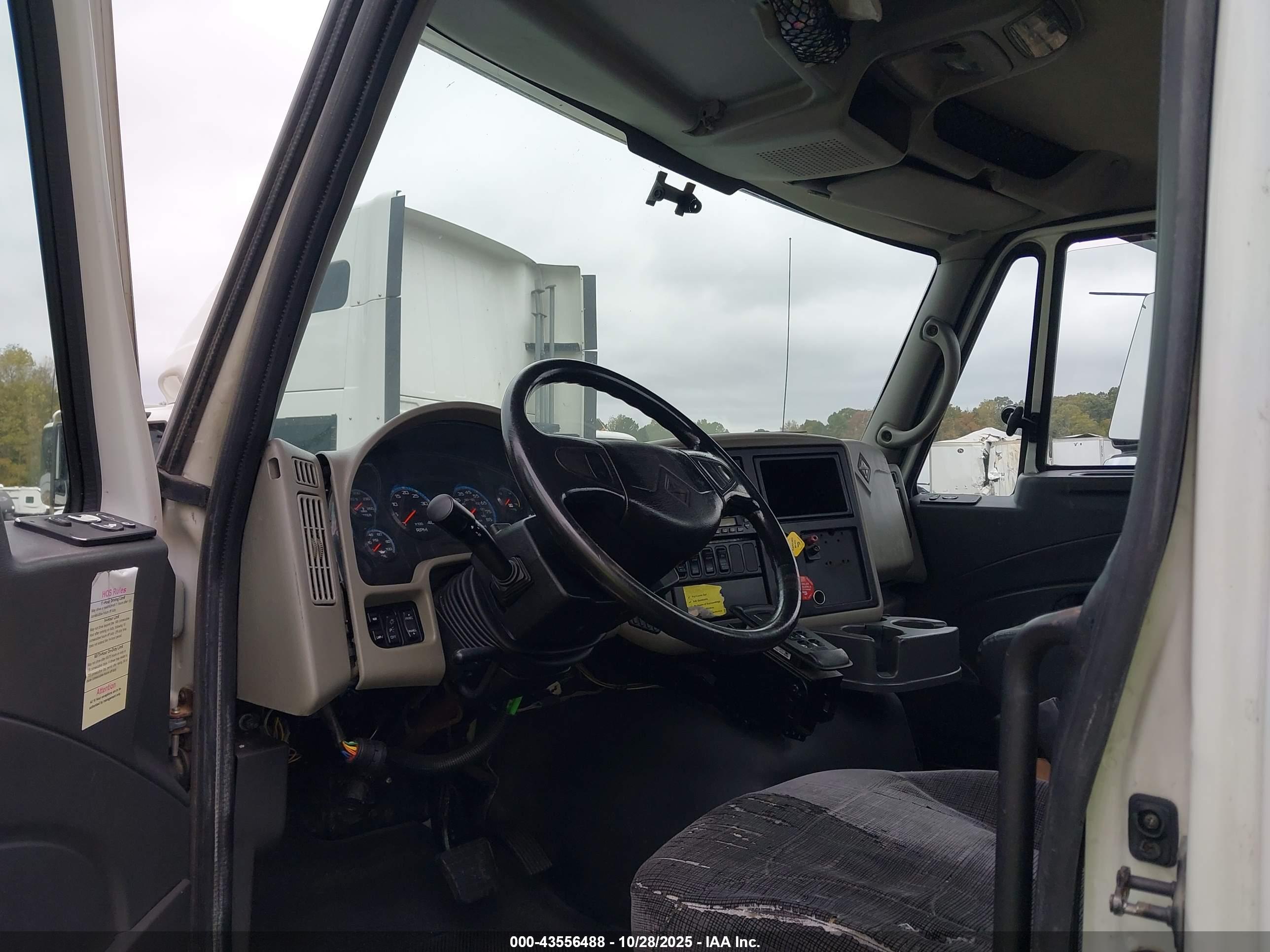 INTERNATIONAL 8000 image 7