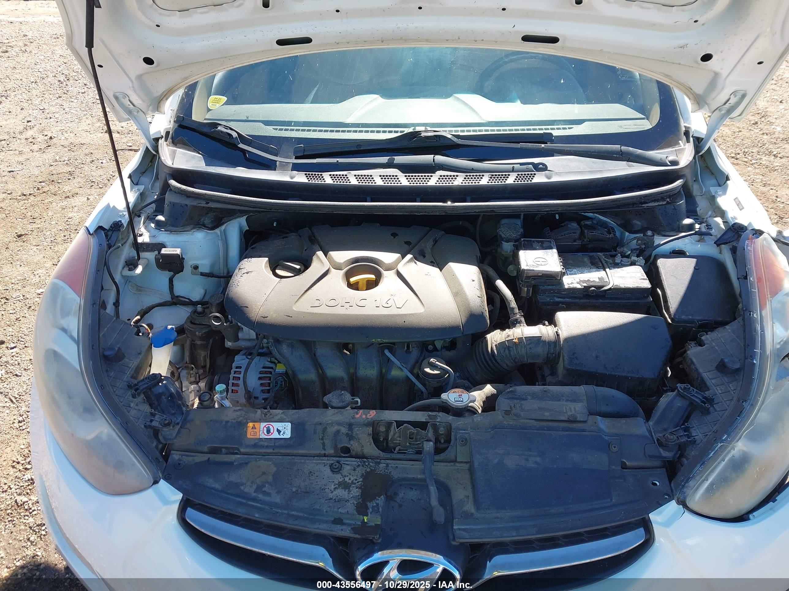 HYUNDAI ELANTRA image 10